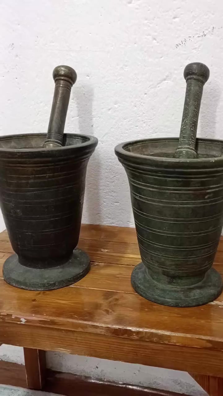 هاونات بغداديات 2  مقاساات 24 و24 ونص
 السعر خااااااااص  لطفا


**إذا كنت صاحب هذا الإعلان وتريد حذفه لأي سبب، رجاءا أرسل رسالة إلى الدعم الفني**