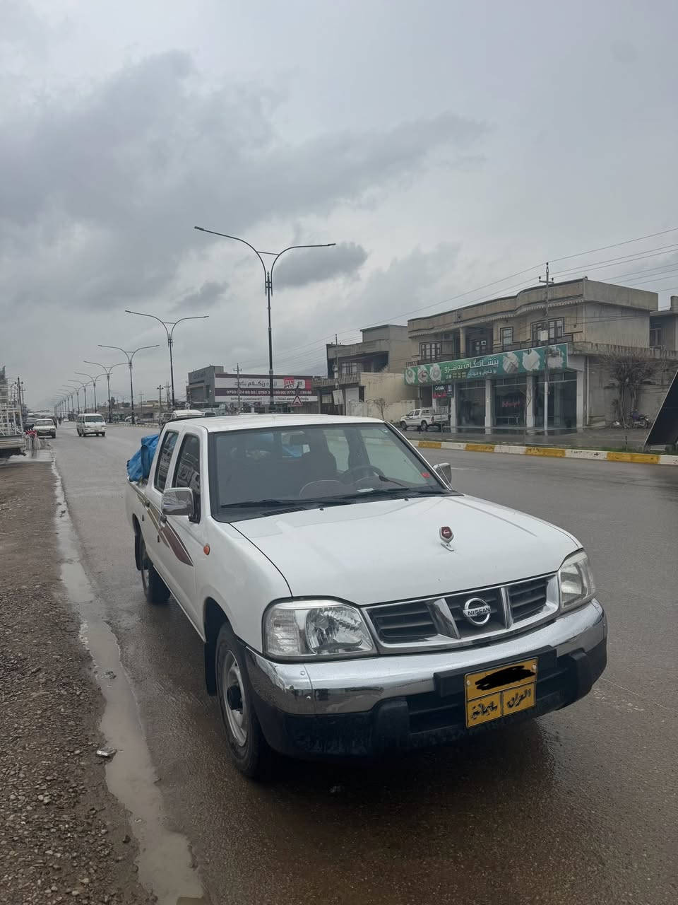 بە ناوی خوا
نیسانی 2011ی فەلاحی 
سفر پاکەتی شەریکە راست 
سەیارەکەی یەک دەستە لە 2011 تا ئیستا لای خۆمانە 
تەنانەت بورغو بە بورغو هەموی شەریکەییە
ناو سورە  
تا زە چوار تایەی برجستۆنم بۆ کریوە  بە ٤٠٠ دۆلار
تەنانەت شوختەکیشی پێوە نیە 
120 هەزار رۆشتوە حەقیقی 
سەنەوی بەناوی خۆمەوەیە  بەشەرت 
3مانگی ماوە بەسەر بچێ
تەقەو رەقەو گێرو مەکینەو ئەکسلو دەعامی بۆ دەعامی بەشەرتی 100 فیتەر نا بەشەرتی 1000 فیتەر 
نرخی 155  گەلاو معامەلەکی کەم 
بەلام بە تەحەداوە هەمو بازار شتەکی ئاوا نازداری لێ نیە. رێک لە شەریکەوە چۆن هاتوە ئاوایە 
ژم ***********
***********
***********
لە رانیەم
