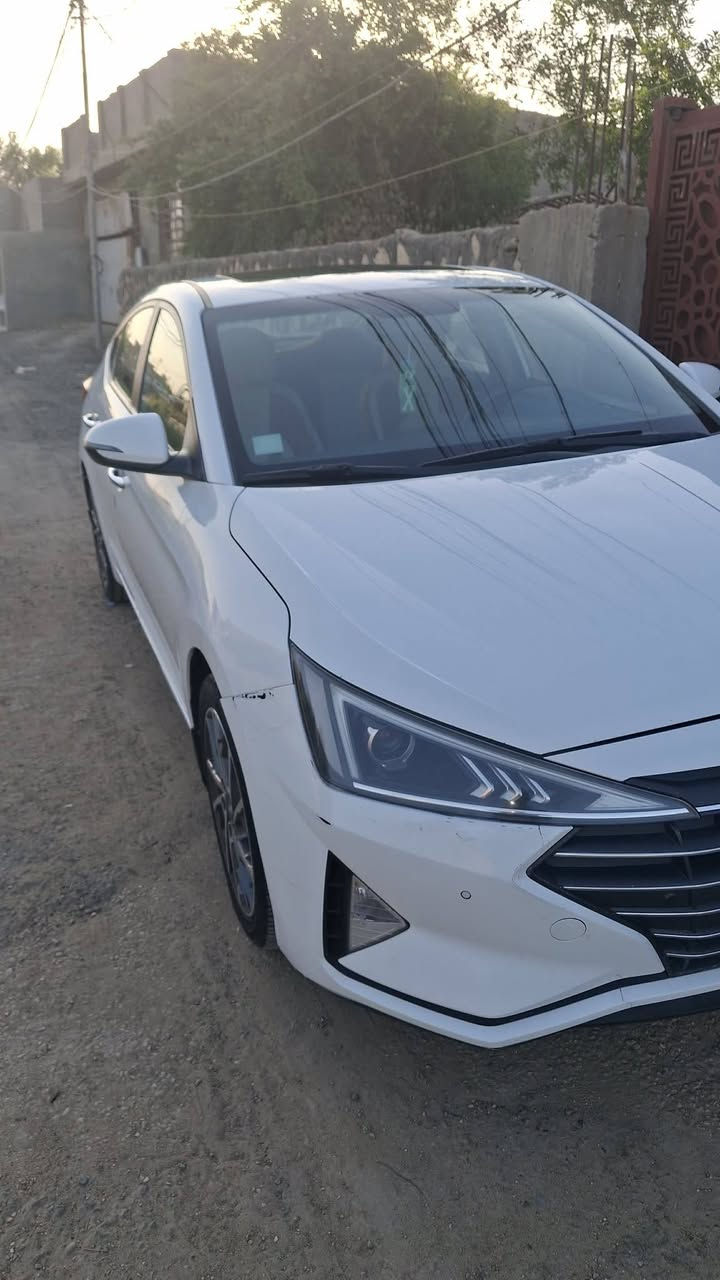 سلام عليكم النترا موديل 20 خليجي سياره بيه طخه موثق فيديو مع الصور شوف العين
رقم بغداد فول مواصفات 
المكان كربلاء 
السعر ١٥٥ وبيها مجال 
باقي 
التفاصيل 
***********
