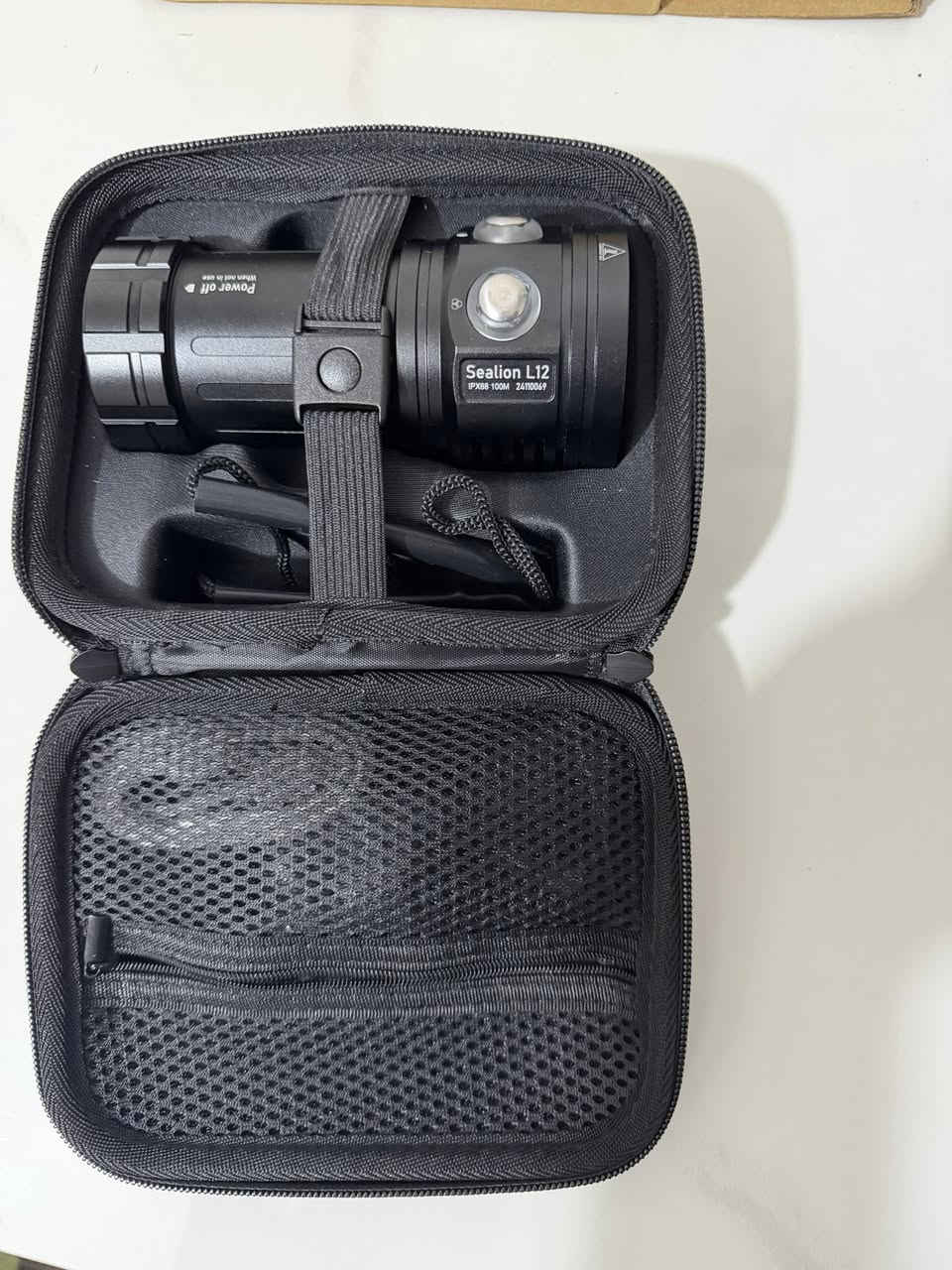 السلام عليكم 
عيوني توفر لايت نوع Leton power  مدى 100متر .12000الومن 
قوي جدا ثقيل جدا وختم حفر اصلي جديد بالكارتون مع كافه ملحقاته لتفاصيل اكثر ع الخاص 
موجود توصيل 
ملاحظه شباب 100متر وليس 80 متر


**إذا كنت صاحب هذا الإعلان وتريد حذفه لأي سبب، رجاءا أرسل رسالة إلى الدعم الفني**