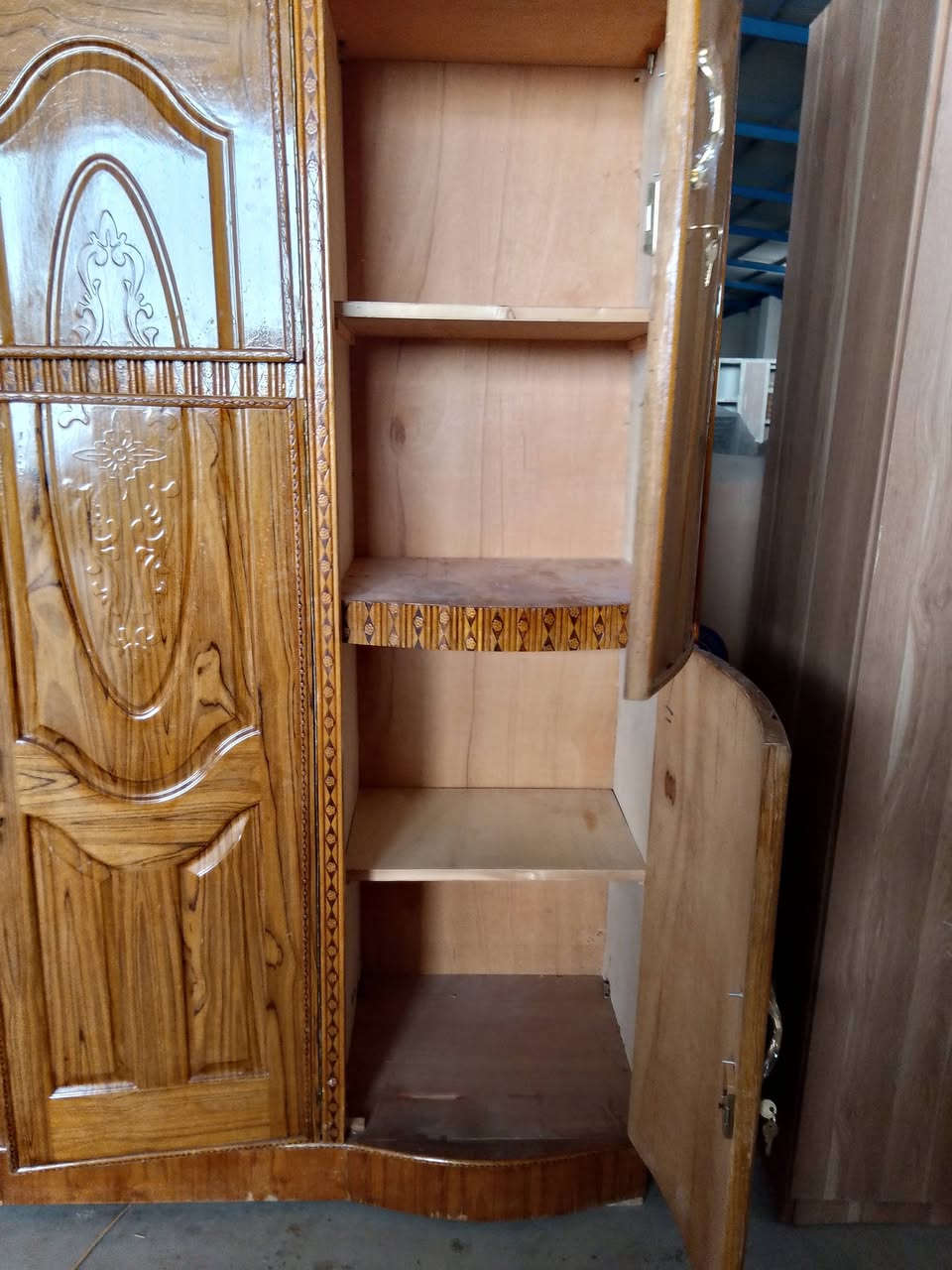 السلام عليكم كناتير البيع كلمن وسعره الشراي ينتصل ***********المكان هبهب
