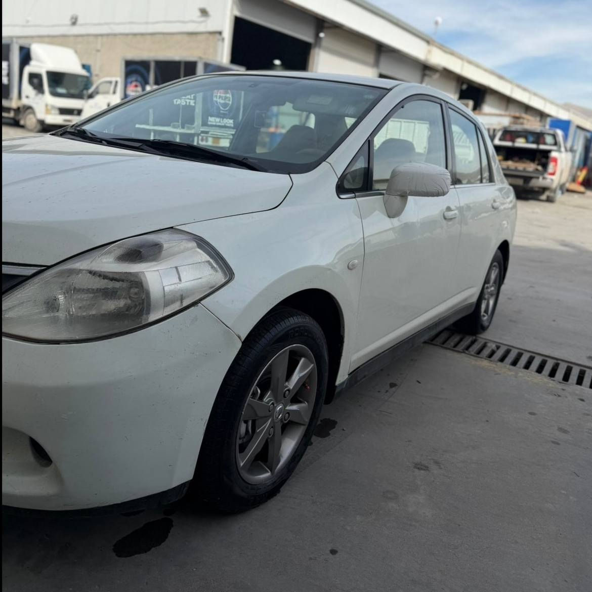 نیسان تیدای 2009 گێڕ ئۆتۆماتیک سپی 
یەک سەرقەوسی بۆیاخە
سەیارەکە هەموو گیانی بە شەرت،
زۆر پاک و بێ مەسرەفە

سـعـر : لە کۆمێنت داوابکە ڕاستەوخۆ بۆت دێت 📥 

گێر و مەکیەنەی بەشەرت 
هیچ کێشەیەکی تێدا نییە 

ژمارەی خاوەنەکەی 
***********
