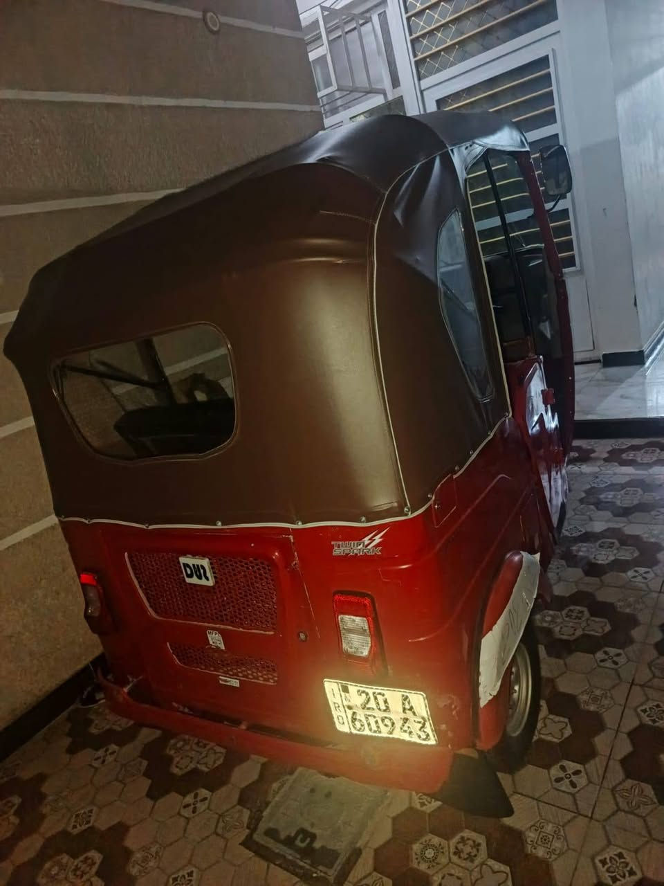 السلام عليكم تكتك للبيع موديل 21تكتك جديدة خير من الله مال جناي جاهزة للشغل رقم انكليزي باسمي اتصل عل رقم ***********العنوان ديالى بعقوبه التحرير
