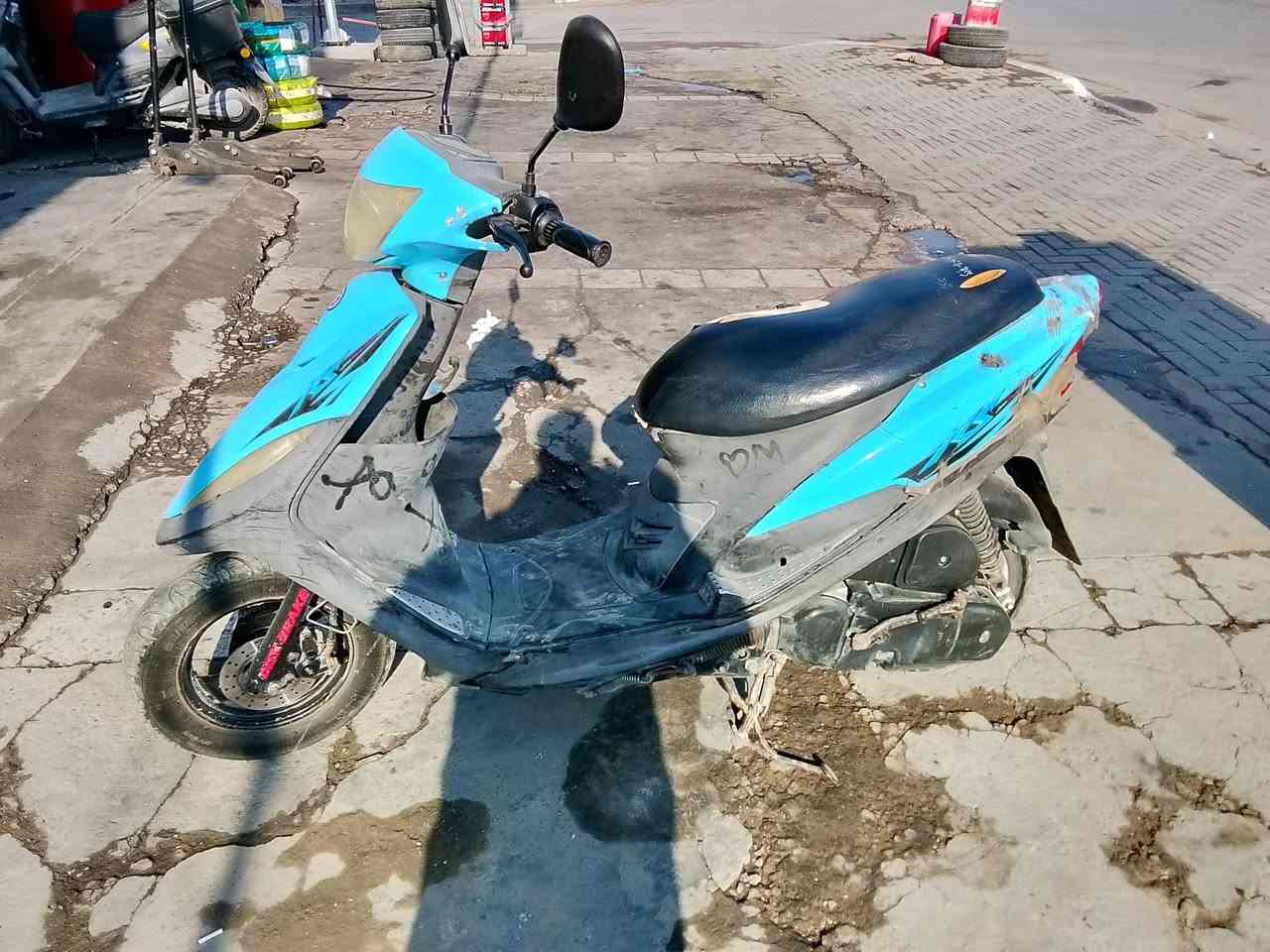 السلام عليكم ماكس عدله باتري + كابريتر + يدات بريك + بنزات + شوته+ مجامع + تايرات + مري جدد توني شادهن السعر 350 بيهه مجال قليل مكان الدوره الرقم ***********
