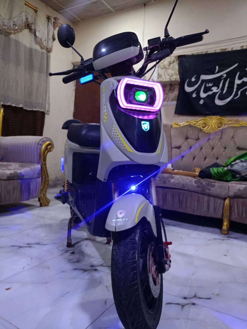 دراجه ار٩اس اقوه دراجه واعلى فئه بل ار٩مديل٢٠٢٦كلش نظيفه وسريعه وكامله وما داخله تصليح كلش بطاريات حجم ٣٢كلهن جدد سعر٤٤٠بصره نواب ظباط مقابل مستشفى العسكري ***********
