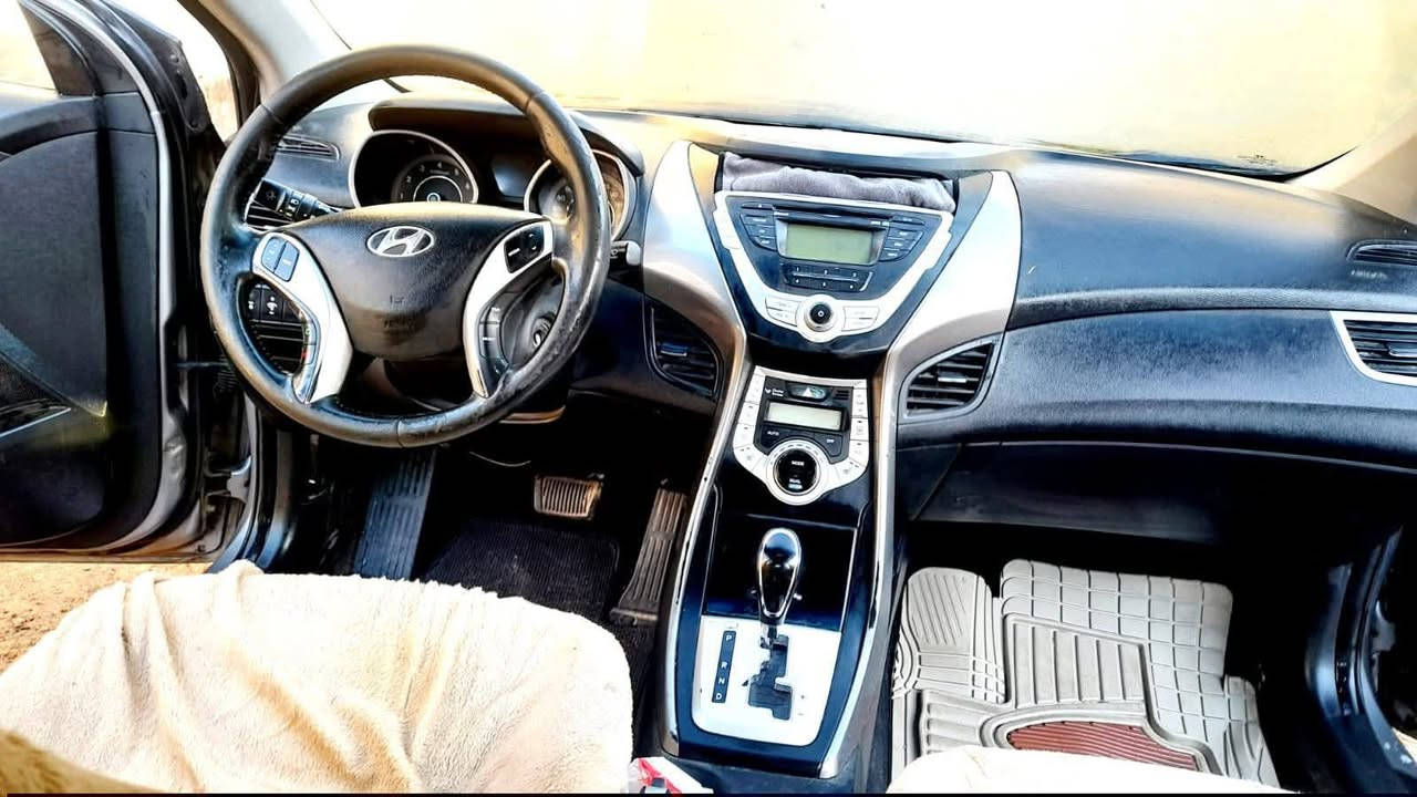 السلام عليكم للبيع هونداي النتر مديل 2014 وارد خليجي  فقط مكينه كير حداديه تخم تاير تبريد ثلج السعر 89 الاشه جبيره حساسات خلفيه السياره جديده وجاهزه من كلشي مكينه 1800 دوش مكان السياره كربلاء الستفسار اكثر عل رقم ‏‪***********‬‏
