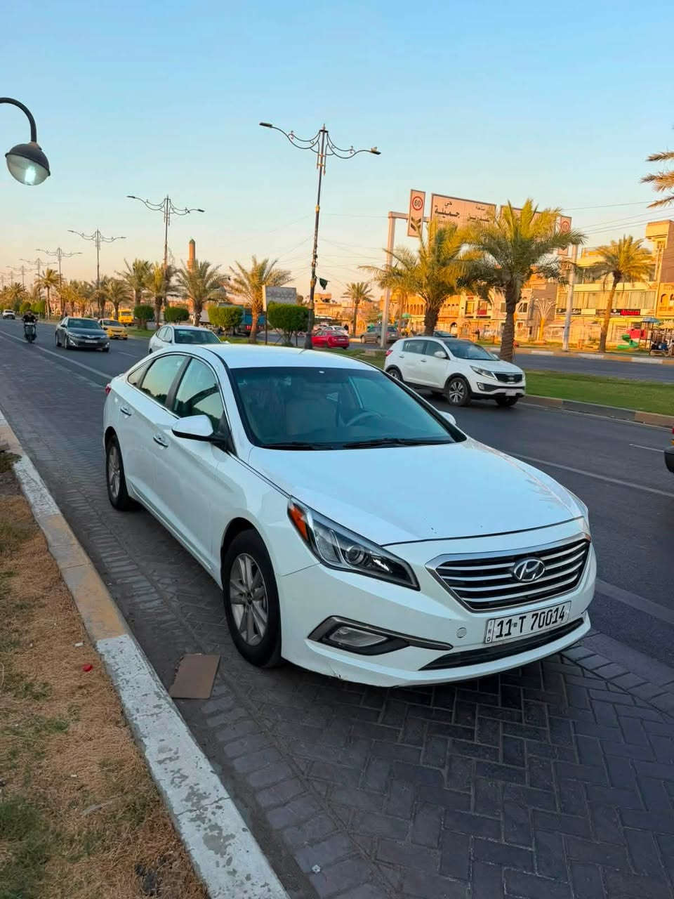 سوناتا للبيع وارد امريكي موديل ٢٠١٦ كلين بدون حادث هنا بل عراق نشخط بيها جاملغ امامي ونصبغ بدون دواخل السياره مكفوله من الصبغ ومن التبديل محرك ٢٤٠٠ مامفتوح كير بلادي مامفتوح تبريد تلج السياره جاهزه للاخير السعر ١١٢ورقه مكاني بغداد البلديات *********** صور امريكا مرفقه بالمنشور
