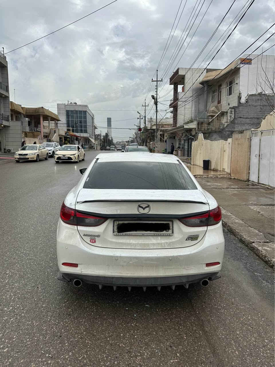 مازدا ٦ ٢٠١٤ خلیجی 
ناو زەرد و شاشە و کامێرا و سوکان ڤۆلیۆم و ئاوێنە شەفت و بەسمە و ٢ بەسمەی شەریکەی لەگەڵە ١٣٠.٠٠٠ کیلۆمەتر ڕۆشتوە ٥ پارچەی بۆیاخە بێ ناوگرتن بێ ئێرباگ گێڕ و مەکینە بە شەرت سەنەوی و ژینگەو ڕێگاو بانی تازەیە هیچ مەسرەفەکی تیا نیە و ماڵی دۆستە 
لە سلێمانیە سەیارەکە 
***********
***********
*********** السليمانية, العراق
