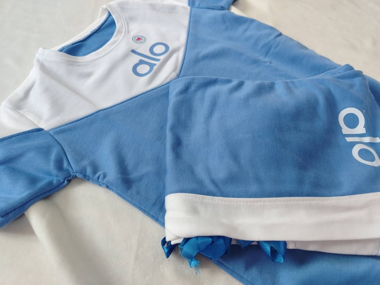 ب( 7 الف فقط )
سوت بناتي 🩷🌸 + تراك ولادي رياضي 💙⛹️
من 3 الى 10 سنوات عدة الوان وقياسات وكمية محدودة توصيل داخل حمدانية الف فقط للحجز مراسلة الصفحةhttps://www.facebook.com/share/1Ce3kec9uY/
#ملابس_اطفال
#عطور־مركبة
#فساتين_بناتي
#تراكات_بناتي
#تراكات־ولادي 
#اطفال
#بيبي
#قوط
#الموصل
#الحمدانية
#خدمة_توصيل


**إذا كنت صاحب هذا الإعلان وتريد حذفه لأي سبب، رجاءا أرسل رسالة إلى الدعم الفني**