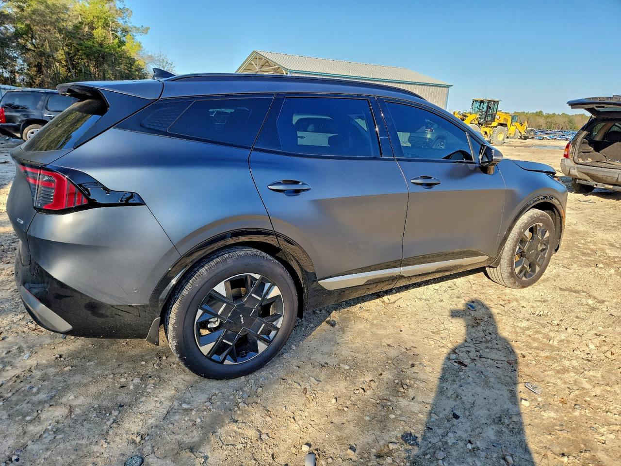 #أعـــلان_مــــــــــزاد #مكتب_بوابة_دبي
سعر نقل مخفض الى جميع الموانئ
ـ نوع السيارة : 2026 KIA SPORTAGE SX PRESTIGE
ـ تاريخ المزايدة : 20/2/2026 الساعة 6:00 مساء 
ـ السعر : حسب تاريخ المزايدة المذكور أعلاه: 150$ دولار 
ـ الضرر والمواصفات : حسب الصور المرفقة
-جميع السيارات الهايبرد الكهرباء معفي
من الكمرك الضريبة والرقم مجاناً
ملاحـــظــة .. السيارات المعروضة داخل الصفحة هي مجرد نماذج بسيطة للمزاد
وللمزيد من المعلومات الحضور الساعة الرابعة عصرا الى مقر الشركة الكائن في:
شارع الحزام الاخضر المدينة المايئة- مقابيل حي العدالة #النجف_الاشرف
المكتب ***********
زيد الطفيلي***********
عبد الله الزاملي***********
للانضمام لكروب الواتساب اضغط ع رابط
https://chat.whatsapp.com/HEg5DTFOYCnFPwSoSvOuuq
