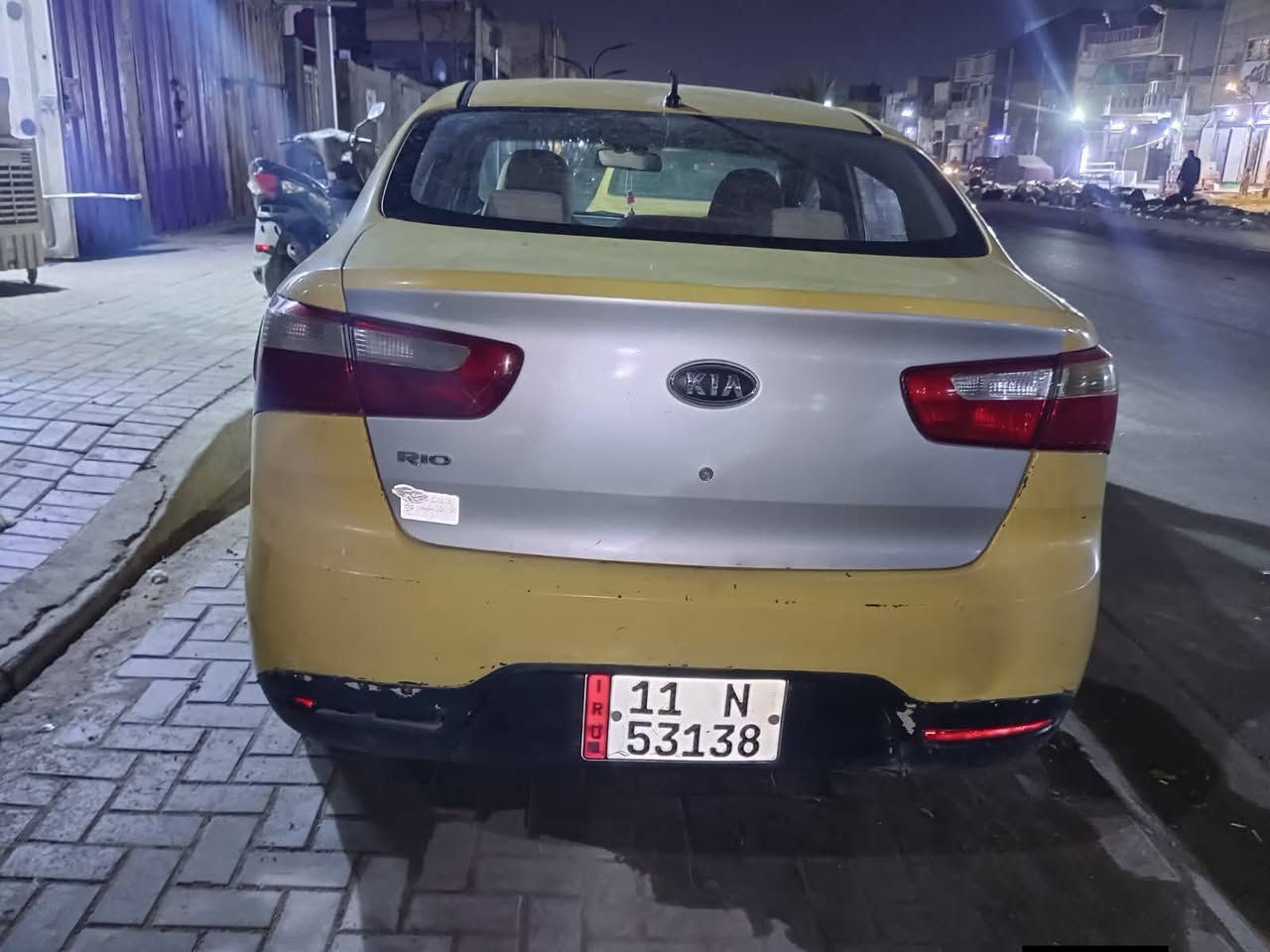 كيا ريو خليجي محرك دوش 1600 تبريد شغال 
كير و محرك جدد حاويه بدون تباديل وتصليح 
فقط البنيد موضح بالصورة موديل 2013 
السعر 69 مكان السياره بغداد رقم انكليزي بغداد 
وكل شي واضح كدامك شرط التحويل 
***********
