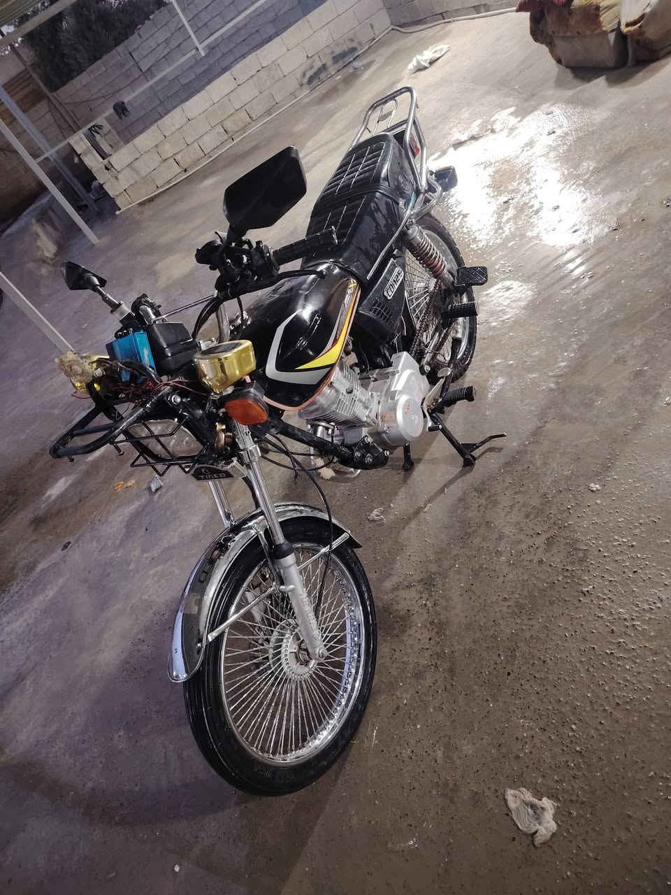 السلام عليكم سولنك تايكر موديل ٢٠٢٢ نشاط رزانه فول وزن ثقيل كهربائيات كلها شغاله دبلات وياله لشه شرط محرك مفتوح مبدل بستم فقط   السعر ٤٢٥ وبي مجال مكاني ايسر الشركاط السلمان ***********
