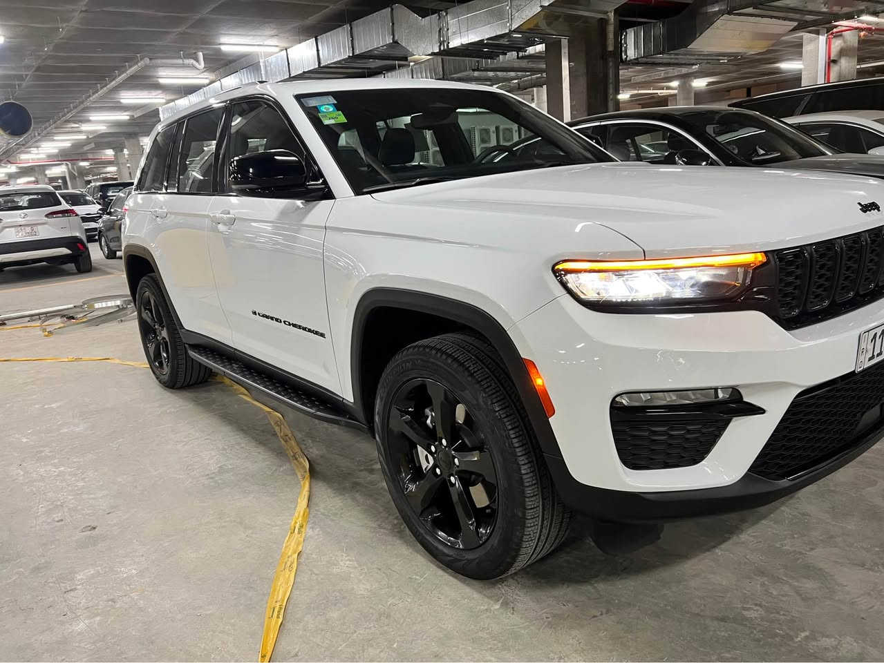 جيب موديل 2024 خليجي وكاله 
هارلم
ماشية 20 km
مكفوله من كل شي وضع شركة
GRAND CHEROKE
جيب گراند شيروكي  
محرك ستة سلندر بانزين
خمسة راكب
مقاعد جلد وكنتارة
فئة بلاك توب 
تدفئة ستيرن
تدفئة مقاعد
ثلاث وضعيات قيادة
تحكمات ستيرن
شاشة دجيتل
رادار امامي مع مانع تصادم
حساسات خلفي
رادارات جانبية نقطة عمياء
فتحة سقف
گير ماوس
تشغل عن بعد 
دفع رباعي ثنائي اوتوماتيك 
مكان سيارة حي جامعة او بوابة العراق (السعر 385$)وبيه مجال بسيط بيع فقط
*********** بغداد, العراق
