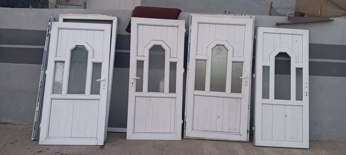 بوب بلا ستك عدد 4 الواحد عل 50 او بيه مجال ***********
