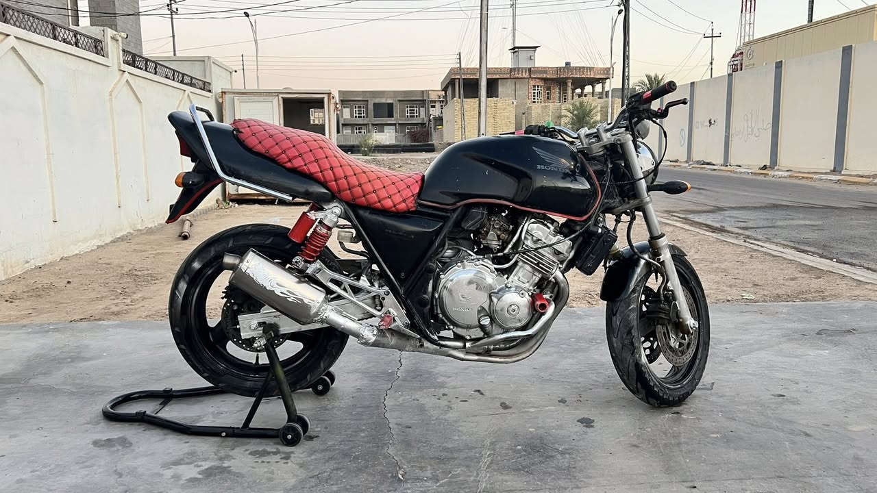 السلام عليكم
‏CB4 جيل اول 16 ولف بدون اوراق 
للبيع مستعجل ع بيعتهاا 
الدراجة كاملة من كلشي نقصهاا بس العدادات واحد منهن مكسور شغاله نكره صلف بيهاا بس صوت تفيلس والباقي مكفوول سعرهاا ( مليون و 100) وبيهاا مجال قليل 
مكاني الانبار قضاء عامرية الصمود 
***********
