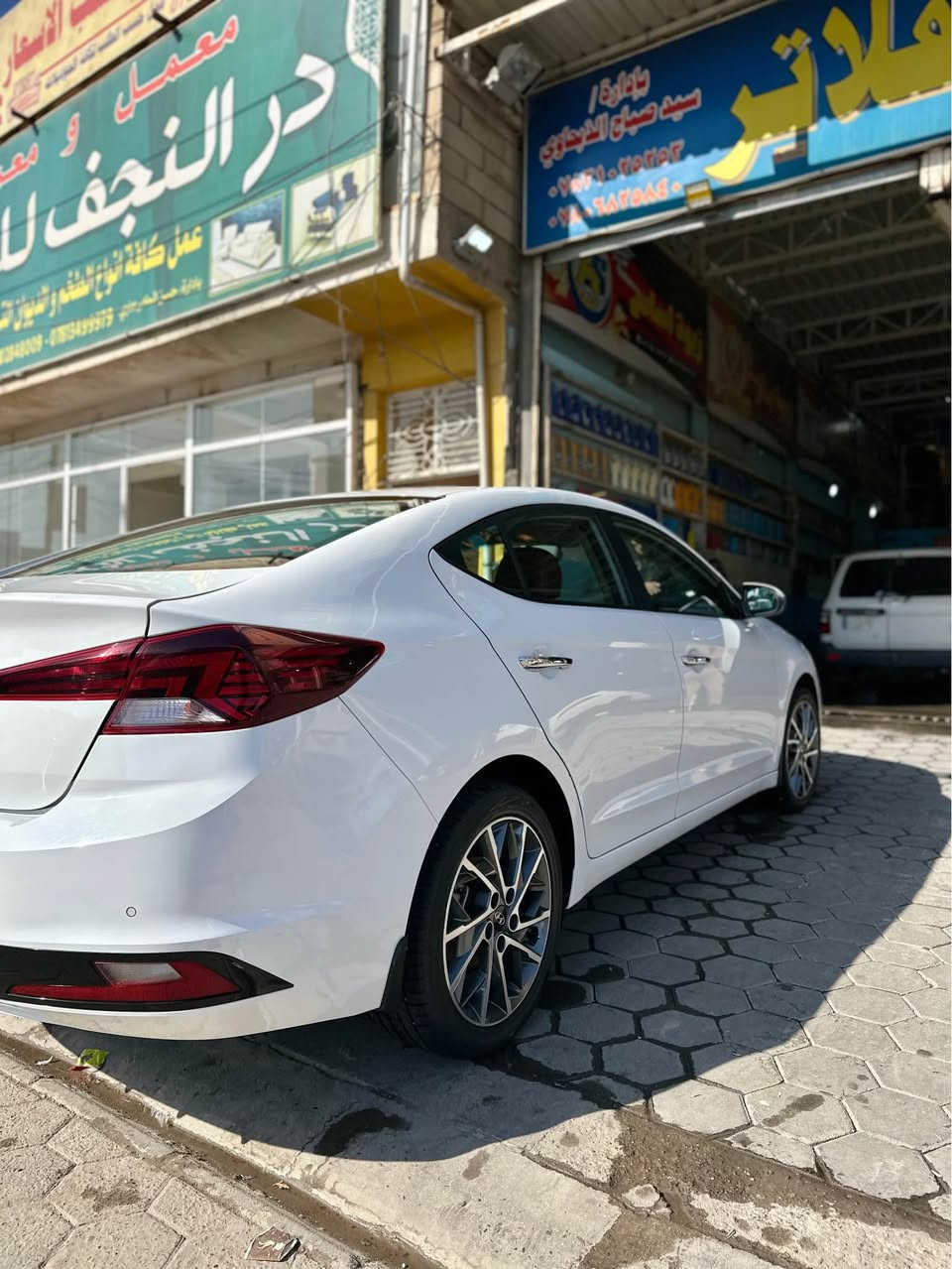 السلام عليكم
النترا  2020 خليجي
- محرك 2000 
- تشغيل ذكي (بصمه)
- فتحة سقف
- شاشة لمس مع كامرا خلفية
- حساسات اماميه خلفيه
- مرايا كهربائيه مع اشارات 
- صندوق ذكي
- تبريد خلفي
- ماشيه 91
- رقم بغداد + تحويل مباشر
- ( مكان السيارة النجف الاشرف )
⭕️جـــاهزه وكل نقـص مابيها مـال جنـاي
⭕️كفاله مكفوله من الصبغ والتبديل والضربه 
السعر : 165
الاستفسار : ‭***********‬ النجف, العراق
