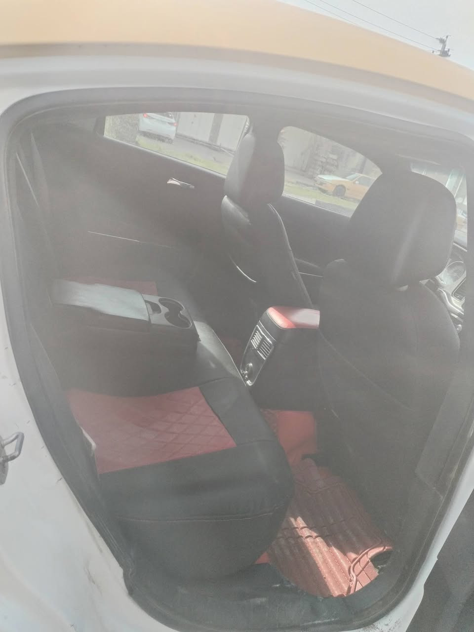 السلام عليكم جارجر للبيع 2011 الحادث بجم بجم مشروع وطني سنويه مامنتهيه مكينه توني شادهه  غرفه جديدهه
مكاني ميسان 
السعر 100
***********
