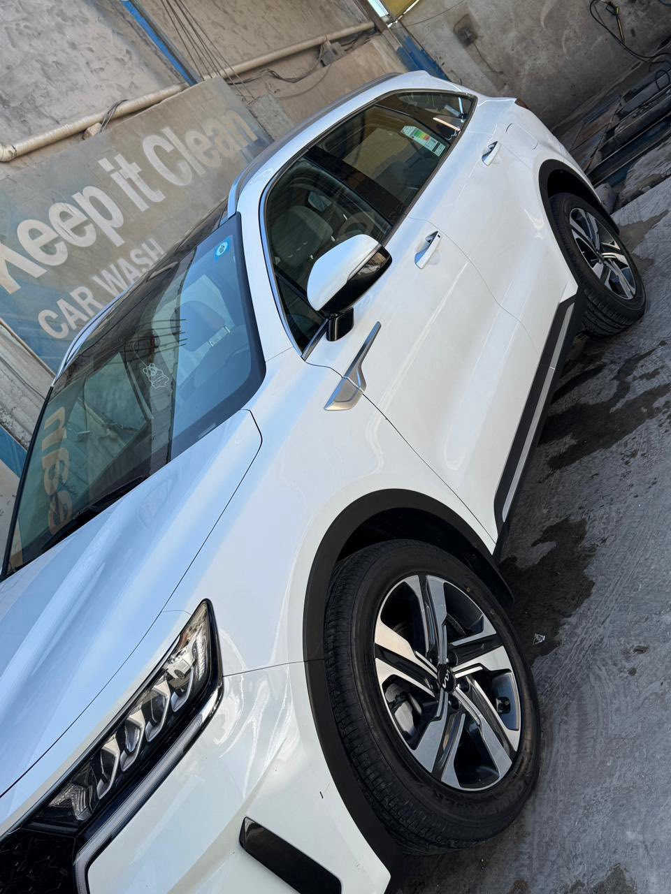 رقم بغداد الدولي  السيارة باسمي تحويل ثاني يوم
6سلندر

 بنوراما

٧ راكب

٣ قطع تبريد

بصمه 

كرسي السايق كهرباء

جنطه كهرباء

كامره خلفيه

شاشه كبيره

شاحن موبايل

حساس امامي خلفي

وباقي المواصفات المعروفه

ماشيه80 الف

مكفوله من الصبغ والضربه والتبديل

السيارة جديدة بمعنى الكلمة

بيها بارد باب عكس السايق فقط الباقي كفالة عامة

عنواني بغداد مدينة الصدر السعر 290وبيه مجال بسيط 

للاستفسار ***********
