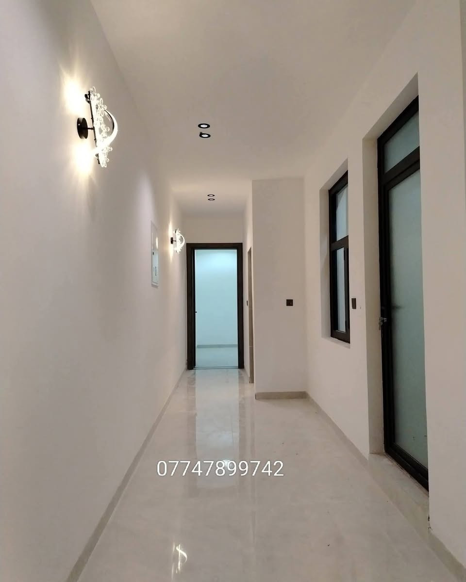 🏡 للبيع منزل في بغداد – حي الجهاد
✅ المساحة: 100 متر
✅ نوع الملكية: طابو ملك صرف
✅ الواجهة: 5 متر
✅ النزال: 20 متر
يحتوي المنزل على: 🔹 استقبال مريح
🔹 مطبخ
🔹 حمامين
🔹 3 غرف نوم
📍 الموقع: بغداد – حي الجهاد
للاستفسار والمعاينة: 📞 مكتب الجبل للعقار
📱 ***********
فرصة مناسبة للسكن العائلي وفي منطقة مخدومة.وجميلة جدا والسعر مناسب جدا
