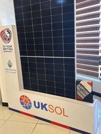 يتوفر لدينا ألواح طاقة شمسية نوع يو كي (UK) ☀️  🔹 سعة 630 واط 🔹 سعة 72...