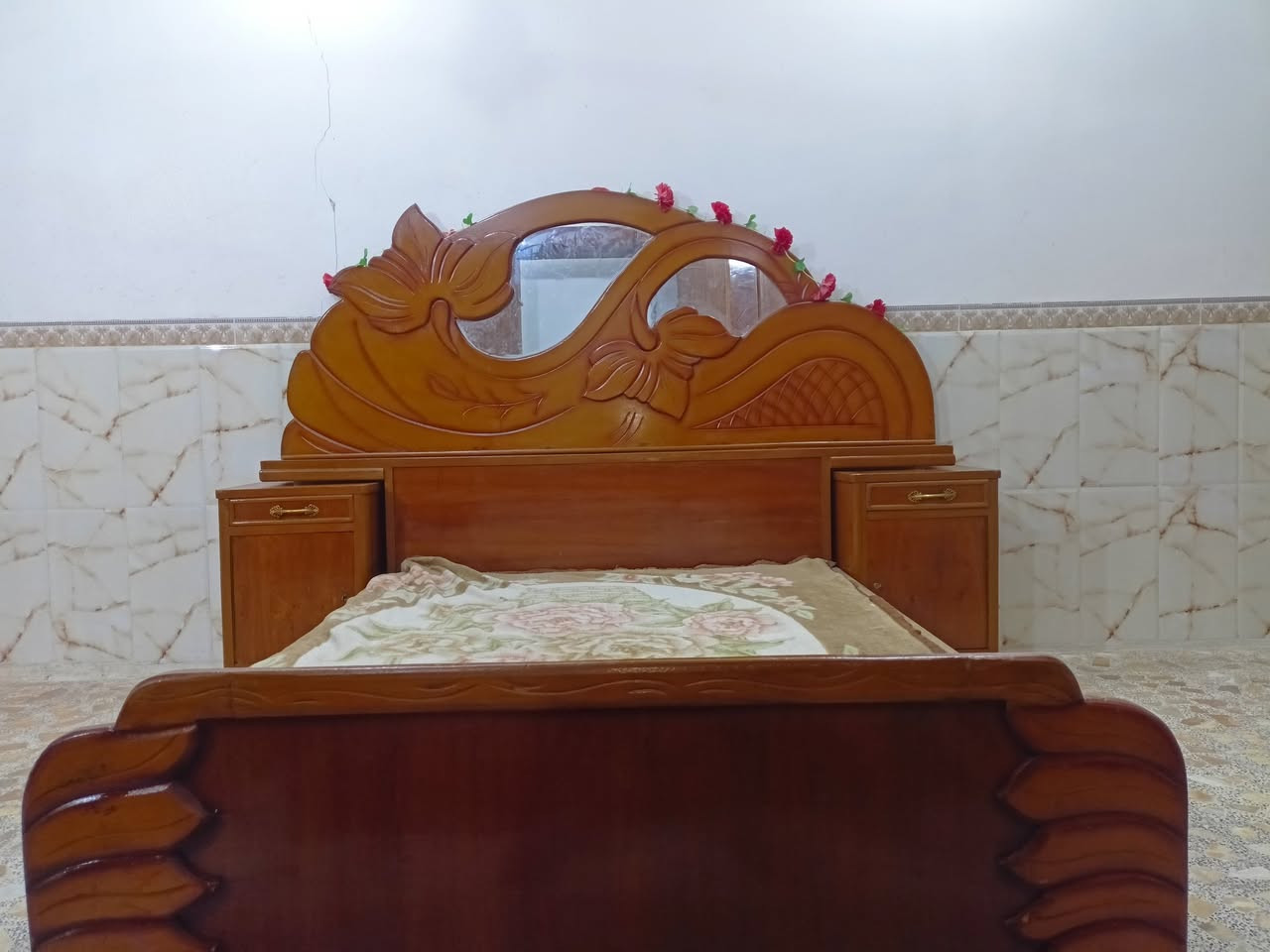 بالحقيقه احلى من صوره
غرفه عراقيه (تسكام ) قويه كلش اخت جديده داخل وخارج  صاج  سعر 540 الف بيه مجال المكان نجف ***********‬‏
