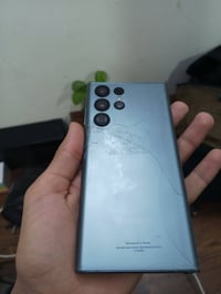 نسخة امريكية • ١٢٨/٨ • دبل سيم+eSIM