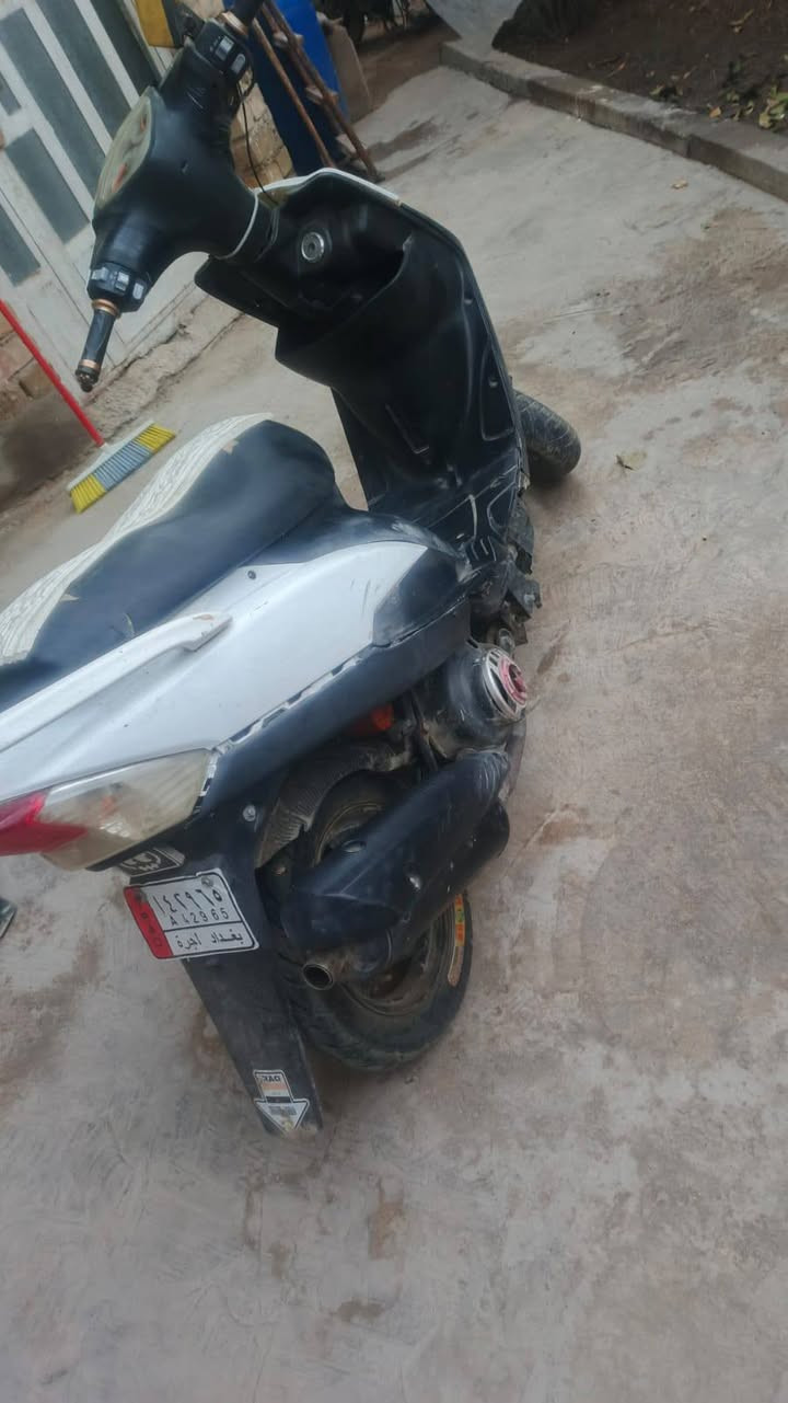 السلام عليكم دراجه عدله نضيفه تره بل حقيقه احسن من الصور وتجي وشوف بعينك دراجه خير من الله صالنصه رياضي دراجه بلاديه اوراق منفيس كامل قيم وخذ ولله لو ما محتاج ما ابيع وهاذ رقمي ***********مكاني بغداد المعامل
