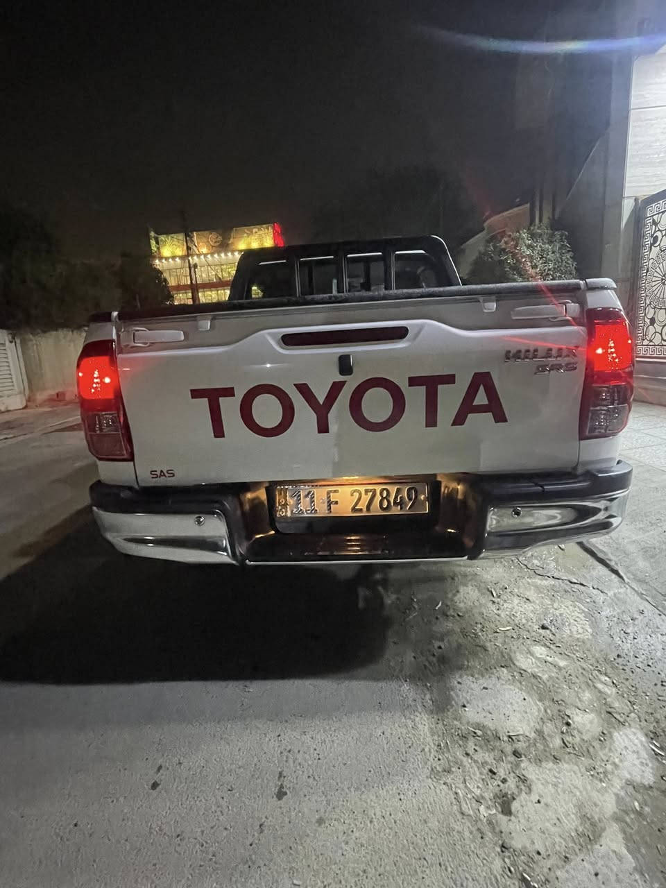 السلام عليكم
تويوتا هايلوكس موديل ٢٠٢٥ (2) ويل رقم بغداد

ماشيه ٦ الالف شركه ساز ضمان سنتين كشنات تدفئه تبريد بصمات عدد ٢ شاشه كامره خلفيه تحكم ستيرن شاحن لاسلكي 

بيه قطعه شبر بارد بدون تكحيل ولا صبغ  غير هاي السياره مكفوله كفاله عامه السعر ٣١٠ $

العنوان الدوره شارع ابو طياره

هاتف/***********
