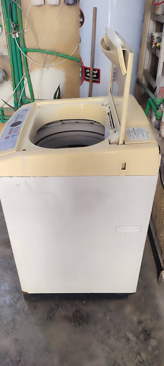 غساله للبيع سامسونج باب الاول 10 كيلو شغاله شرط الشغل شغلها كلش مرتب تجفيفها كذلك تجي تفحص تقتنع يلا تاخذ السعر 200الف تصال ***********
