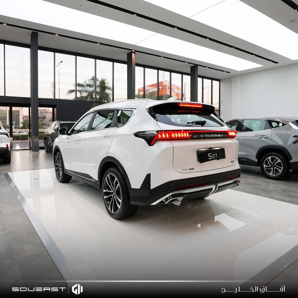 S07 Premium للبيع سو مئيست
موديل 2026 بغداد
السعر 30 مليون
• الممشى: 3,900 كم فقط
• بحالة الوكالة (زيرو) مع بقاء نايلونات الشركة.
• تحت ضمان الشركة.
:Premium مواصفات فئة
• محرك 1.6 لتر تيربو بقوة197 حصان.
• ناقل حركة أوتوماتيك DCT من 7 سرعات.
• 7 مقاعد.
• ويل ألمنيوم 20 إنش.
• فتحة سقف بانورامية.
• شاشة عدادات رقمية + شاشة وسطية كبيرة.
• كاميرا 360° عالية الدقة.
• دخول ذكي وتشغيل بالبصمة.
• شاحن لاسلكي للهاتف.
• مقاعد جلد مع تحكم كهربائي للمقاعد الأمامية.
• تكييف أوتوماتيك مزدوج مع فتحات للمقاعد الخلفية.
• • باب خلفي كهرباتي.
• إضاءة LED أمامية وخلفية.
• مثبت سرعة متكيف (ACC).
المسان، مراقبة النقطة العمراء، وقرملة طوارى أونومانيكية
للاستفسار الاتصال
*********** وتساب موجود
