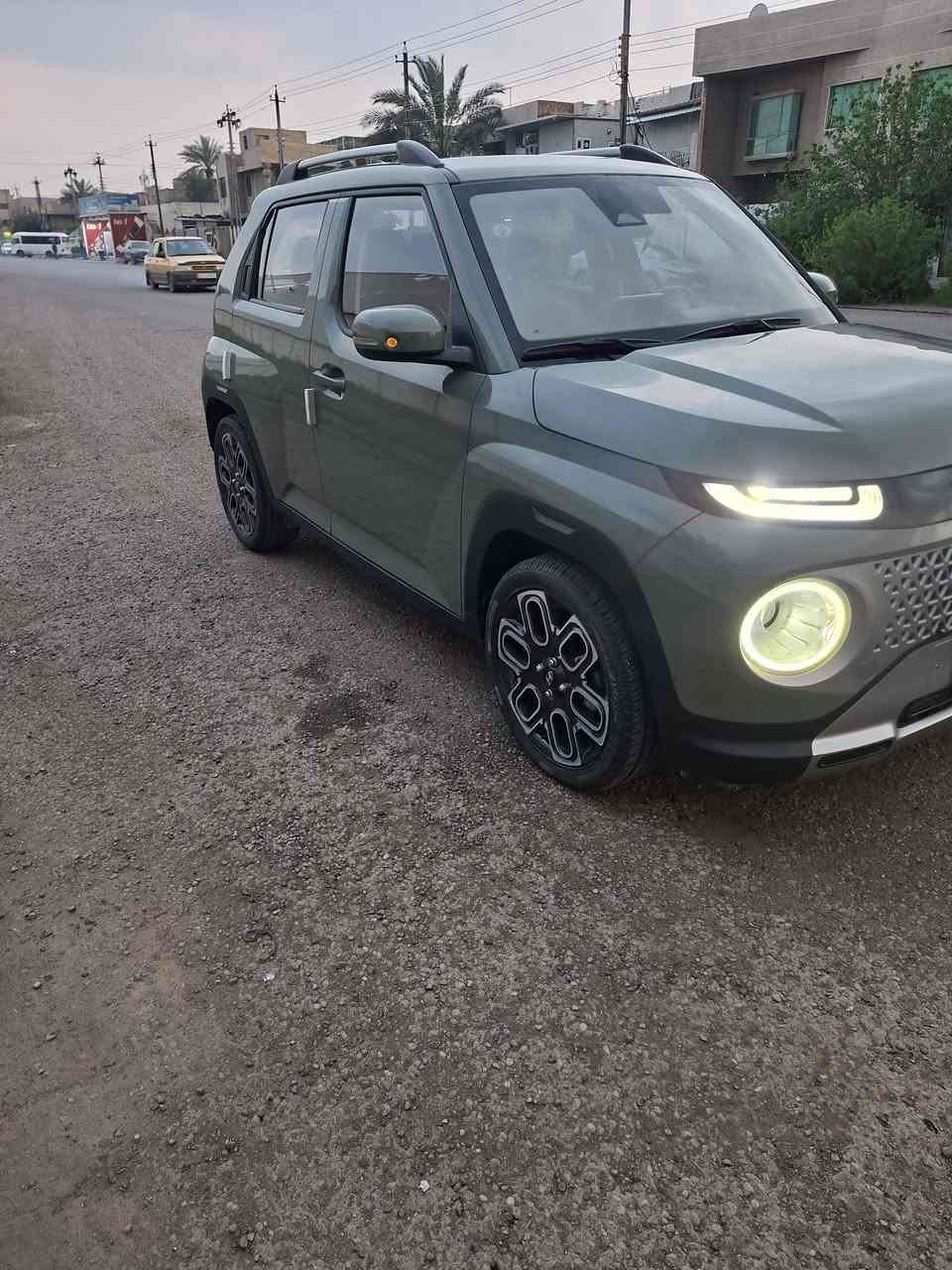 السلام عليكم للبيع سياره جديده لوك 
هونداي كاسبر موديل 2023 وارد خليجي وكاله 
السياره فول مواصفات ماعدا الفتحه السيارة 
ماشيه ٢٣ فقط حقيقي حساسات خلفية رادار امامي تنبيه
 ⚠️ تصادم شاشة كار بلي كامره دواره نظام ايكو كشنات جلد تبريد كهربائي اشاير بالمري وشفط تشغيل عن بعد عداد دجتل رادارت جانبي امامي انارة داخليه بلادي تحكمات استيرن فول 
رقم بغداد الجديد هزه جديدة بأسمي السياره مكفولة من الصبغ والضربة والتبديل والبارد كفاله عامه مكان السياره بغداد حي العامل السعر ١١٦ وبيها مجال بسيط واي استفسار على الخاص او الاتصال ***********
