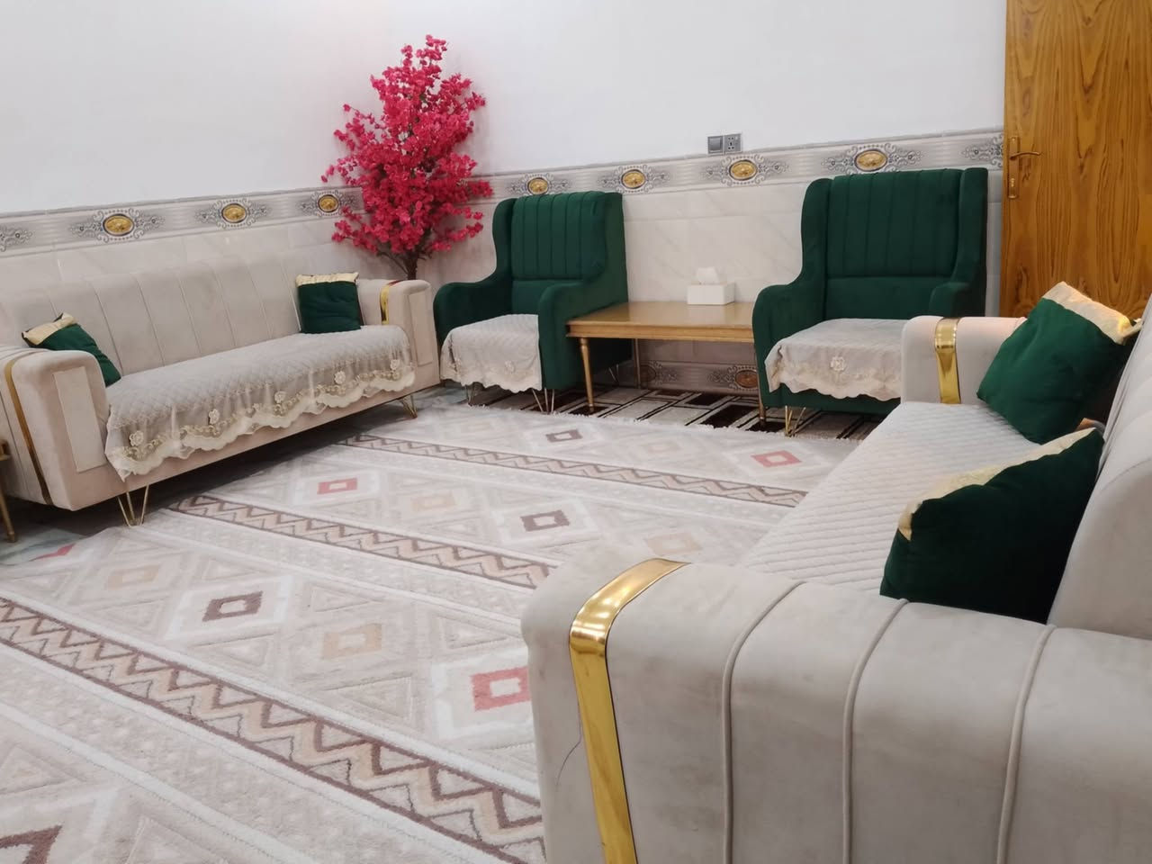 اثاث
تخم 10 نفر جديد 450 طبلات وحده وسط و3 صغار 60 ميز شاشه 60


**إذا كنت صاحب هذا الإعلان وتريد حذفه لأي سبب، رجاءا أرسل رسالة إلى الدعم الفني**