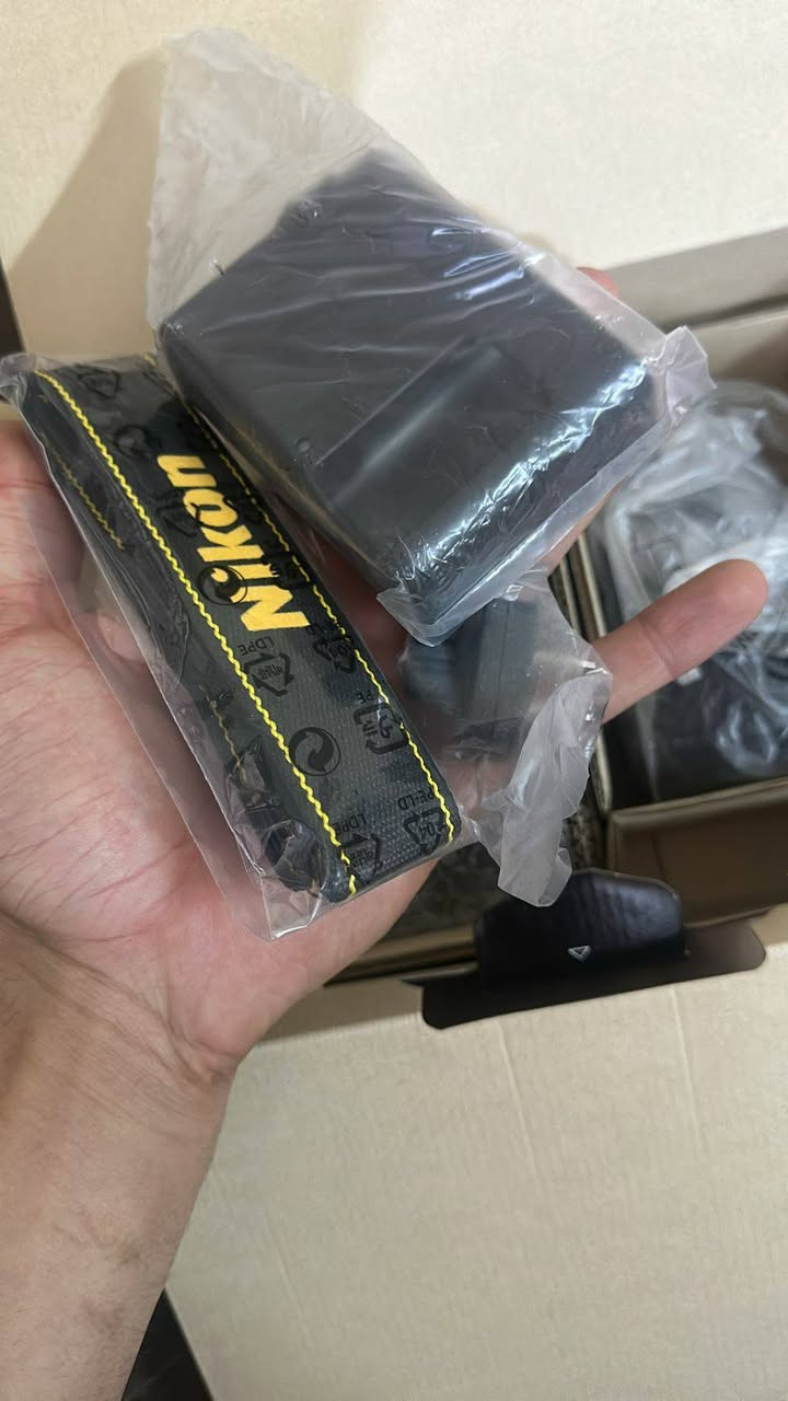 كاميرا نيكون باب اول كارتون شوف العين مع كافة ملحقاته بدون نقص شتر ٧كي السعر الاتصال م***********
