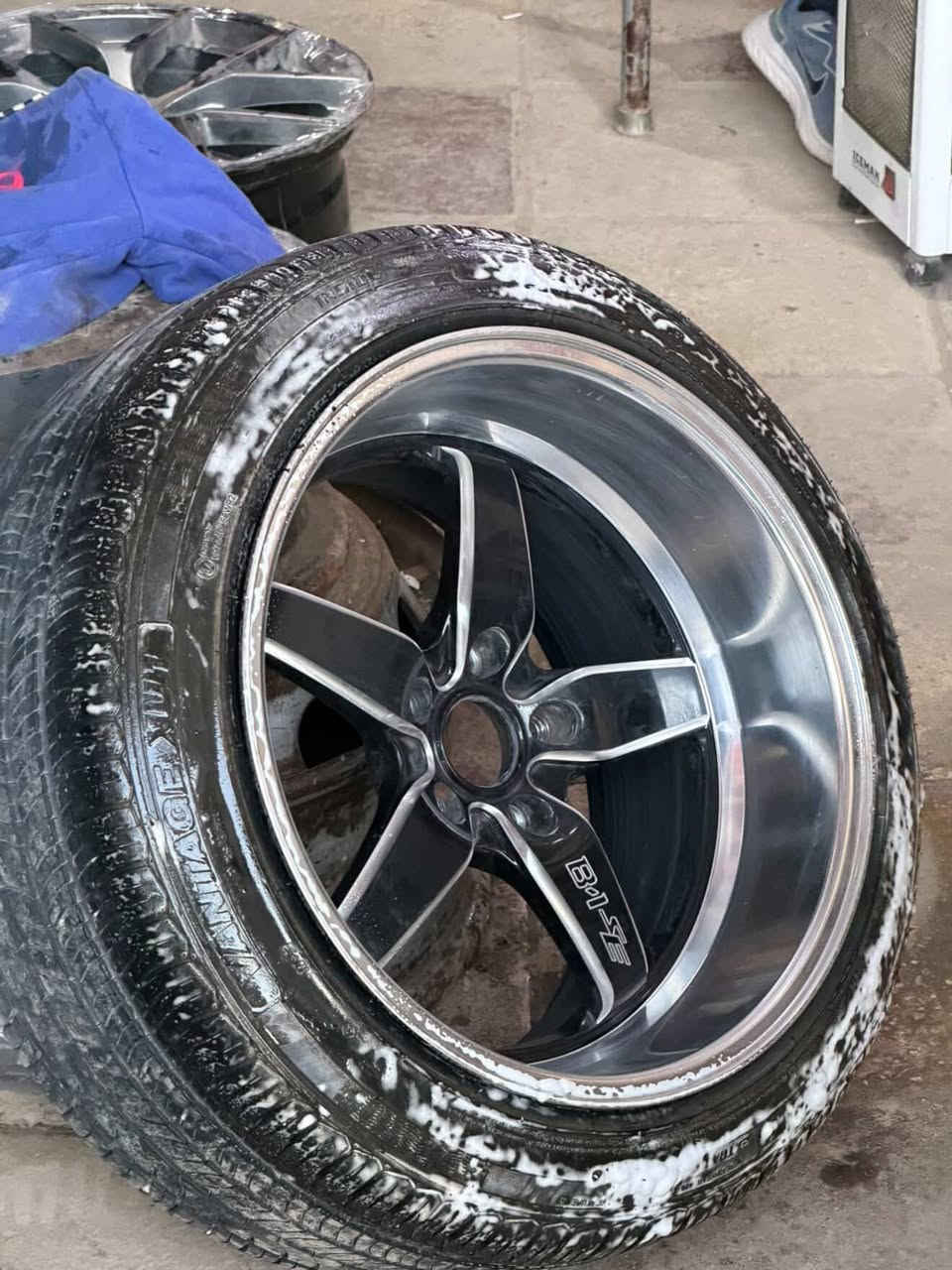 السلام عليكم  زوج ويل ويلد خلفيات
حجم 18  والعرض 10.5 انج 
 للبيع سعرهم 300 الف 
ومكفولات من ڪـلشي ***********
