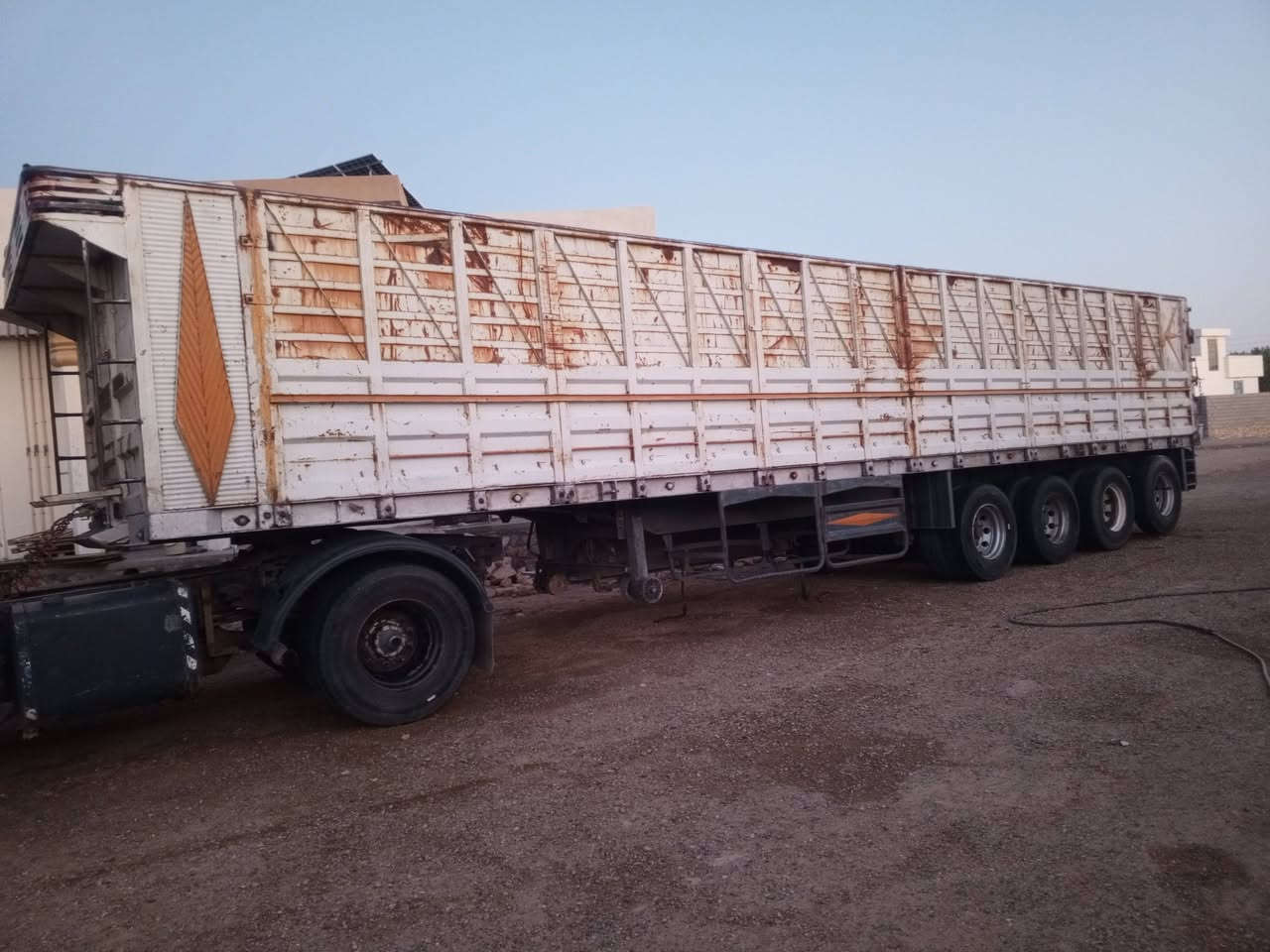 للبيع سكانيا رقم بصره ألماني موديل 95 محرك 113 كير 4.4 اكسل سبرنك محرك مجفت جديد سياره حلوه وجاهز للشغل عربانه اوربيه ومحدده جوبلس جناب جرف أربع محاور دبل تاير R11 تخم تاير مكفوله من كسر وفطر للاستفسار ***********

