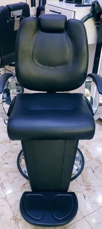 كرسي • نظافة ٨٠-٩٠٪ • ملحومه