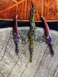 سلام وعليكم سيوف انمي ٣قطع كلش حلوات اعلى سعر ابيع للاستفسار 078448179...