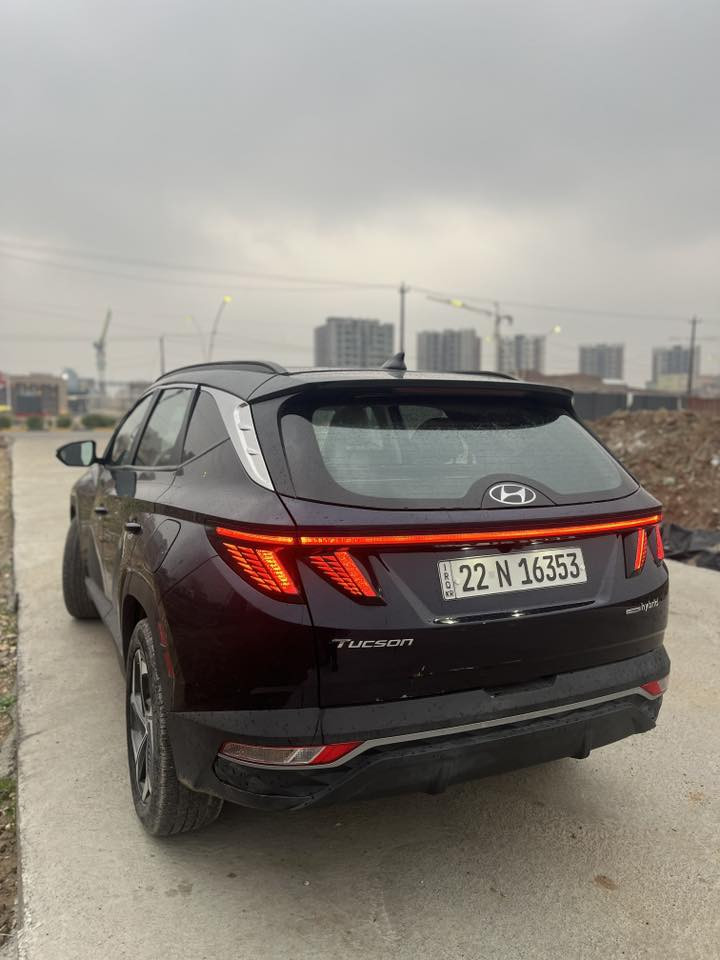 سلام عليكم
توسان 2024 هايبرد فول مواصفات اعلى فئه بالتوسان السياره ماشيه 15الف كيلو
 رقم الشاصي موجود بالصور
شاشه كبيره عدادات دجيتل 
بانوراما على طول السياره 
صندوق كهربائي 
تحكمات بالمقعد كهرباء 
بصمه وتشغيل عن بعد
تدفئه كشنات
4وضعيات قياده 
رقم الموبايل ***********
واتس اب ***********
