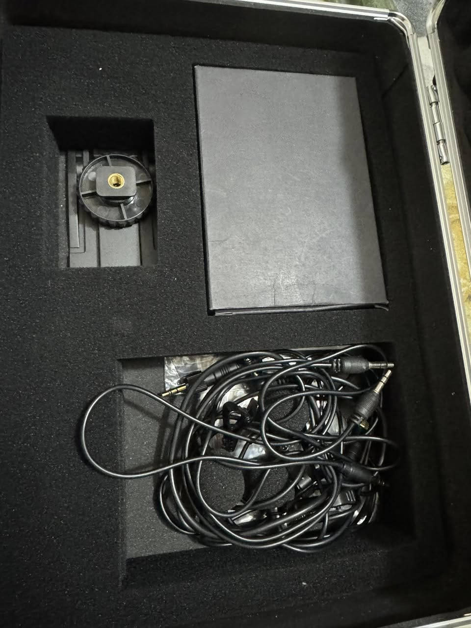 شنو اليعجبك علق عليه او دزلياء خاص ونه بخدمتكم لمؤشرات لايعلق ولايجي. توصيل متوفر لكل المحافظات


**إذا كنت صاحب هذا الإعلان وتريد حذفه لأي سبب، رجاءا أرسل رسالة إلى الدعم الفني**