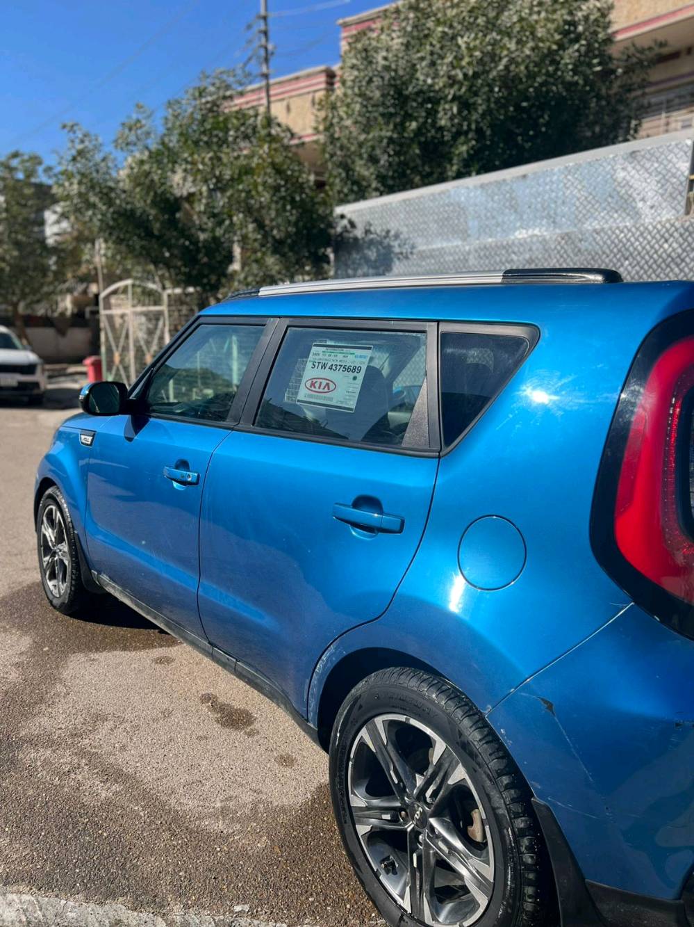 السلام عليكم سياره صول موديل 2016فول SX بدون صبغ صور الحادث بأمريكا موجود بلنشر بيه شويه بارد بالباب الخلفي جاملغ الخلفي
مكينه 2000

مرايا شفط 

كشنات جلد تبريد دفئه 

بانوراما

سياره بيها هواي مواصفات 

سعرها 125 ورقه 

عنوان بغداد البلديات 

رقمي ***********