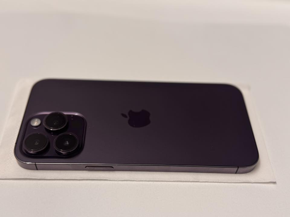 ايفون 14 بروماكس بنفسجي
ذاكرة 256 شرق اوسط ABM
تك سيم كارت شريحة وحدة بطارية 85٪ 
الجهاز نظيف شرط ممفتوح ولا مصلح وشغال بكفاءة الجديد 
رايدة 850 الف 
بغداد حي العدل
***********
