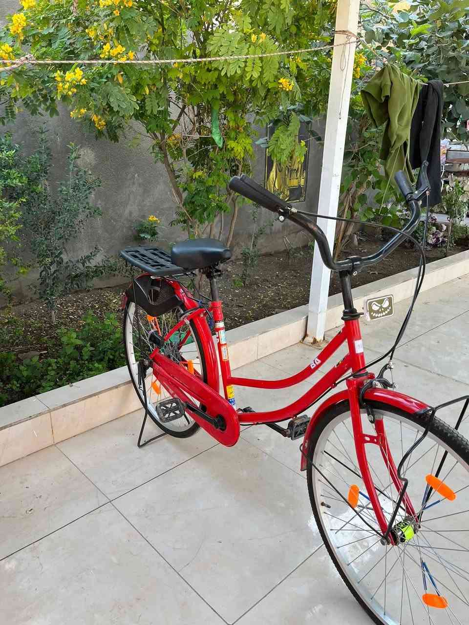 سلام عليكم بايسكل للبيع نضيف كلش وجديد سعر 160قفل مكان ناصريه مركز شراي يتصل علئ رقم+***********
