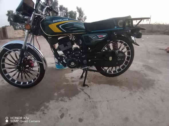 السلام عليكم
للبيع دراجه ايراني
 موديل 2026
دراجه فول نضافها كلها شغاله
  مكينه 200cc
 السعر 850
 مكاني بغداد
حساب صاحب الدراجه عمر الشيحاوي 
رقم صاحب الدراجه ***********
