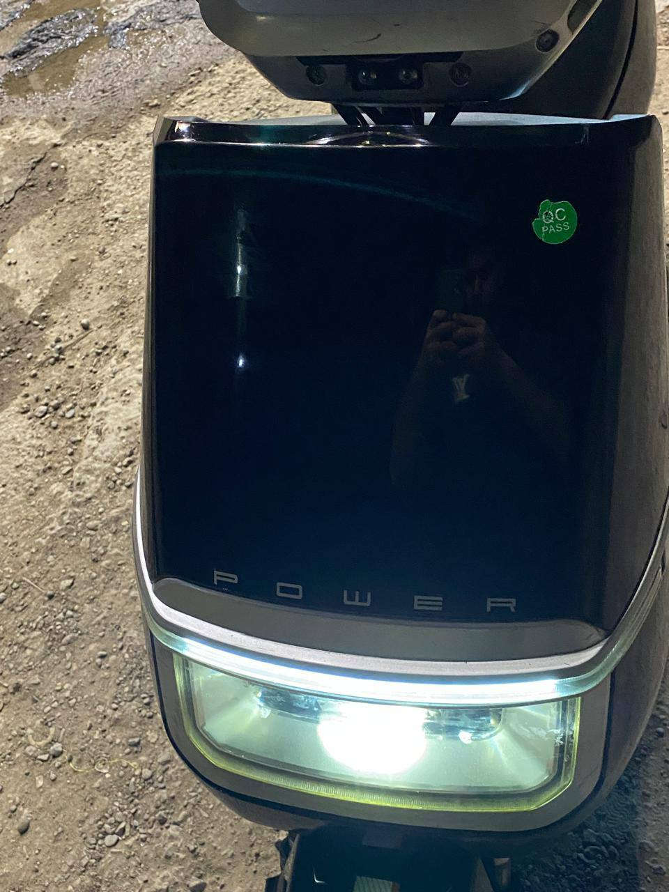 السلام عليكم للبيع دراجه شحن بوليس مواصفات 6بطاريات سرعه 90 سرع 3 بريكات دهن اشاير يمنه يسره ورباعي لايت زنون عالي ناصي هورن نضام الRرجوع للخلف والبارك مثبت سرعه مكاني بغداد جديده سعر 490 وبيها مجال ***********
