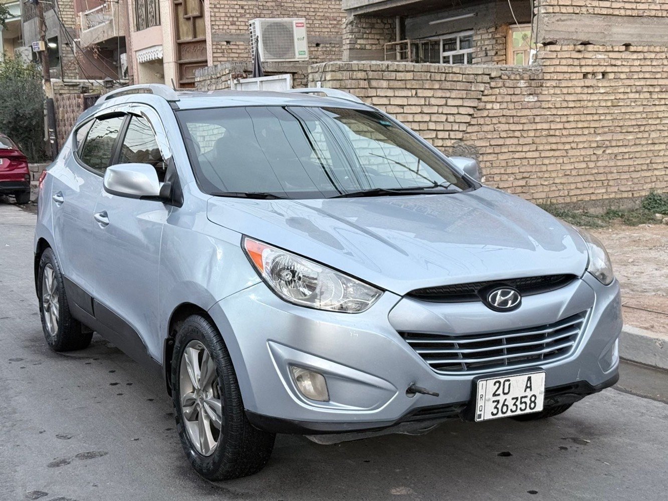 السلام عليكم 
توسان 2011 وراد امريكي للبيع السعر 112وبيه مجال 
رقم انكليزي بسمي وهزه جديده تبريدشغال مكاني الثعالبه
بدون نقص صدر وتايرات ومكينه كير بحاله جيده ظرره امريكا بنيد مبدلوجاملغ ابلادي وبدايه الشاصي بارد ايرباكات سليمه 
بلعراق امبدل بيه باب الصدر وكلير باب وجاملغ  صبغ بدون دواخل محرك 2400 دوش الخلفي كشنات جلد وشاشه وداش كام مراوس ابحدث ***********