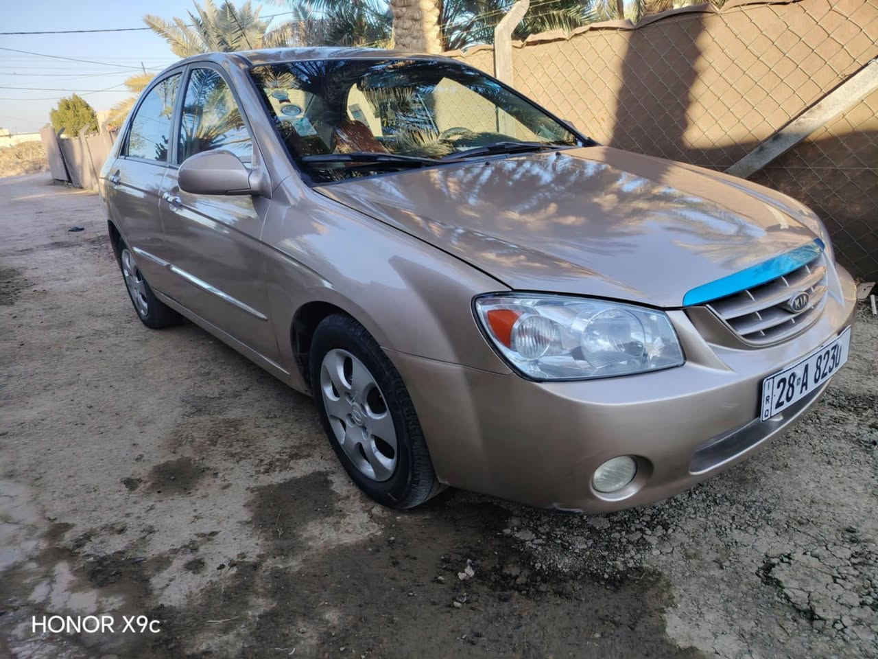 السلام عليكم سيراتو للبيع موديل 2004خليجي محرك 200كير جديد تبريد ثلج تخم تاير حداديه  رقم نجف دولي بسمي كفاله عامه صبغ عام درجه اولى اثر جراد السعر 72وبيه مجال العنوان كوفه عباسيه للاتصال ***********
