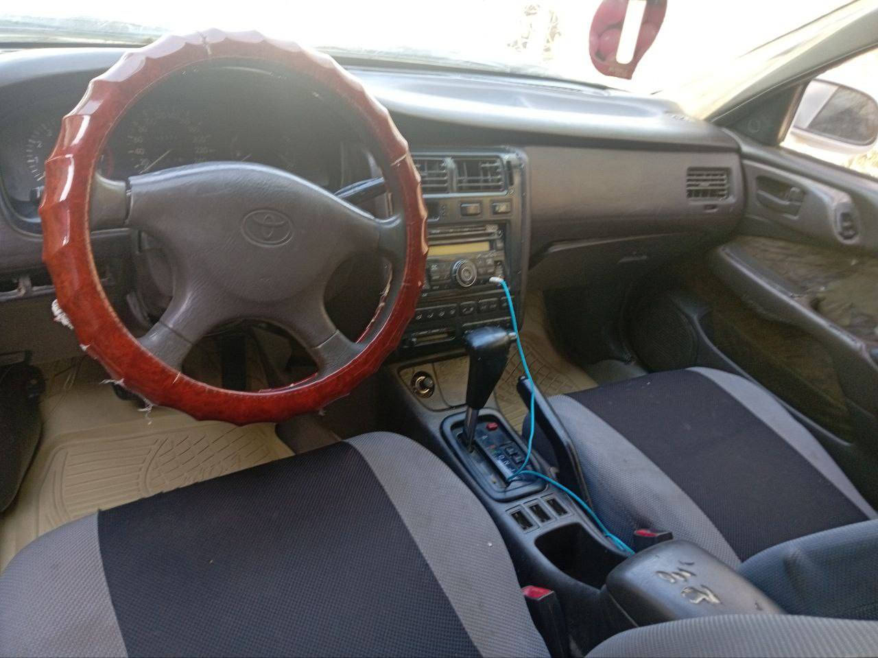 سلام عليكم 
كرونه 1995 رقم بغداد انكليزي بأسمي
تبريد ثلج
حداديه جديده كهربائيات كلهه شغاله سياره جديده مال جناي كير محرك جدد 
مكفوله من الضربه والصبغ مكان السياره النجف ابو صخير 
***********
