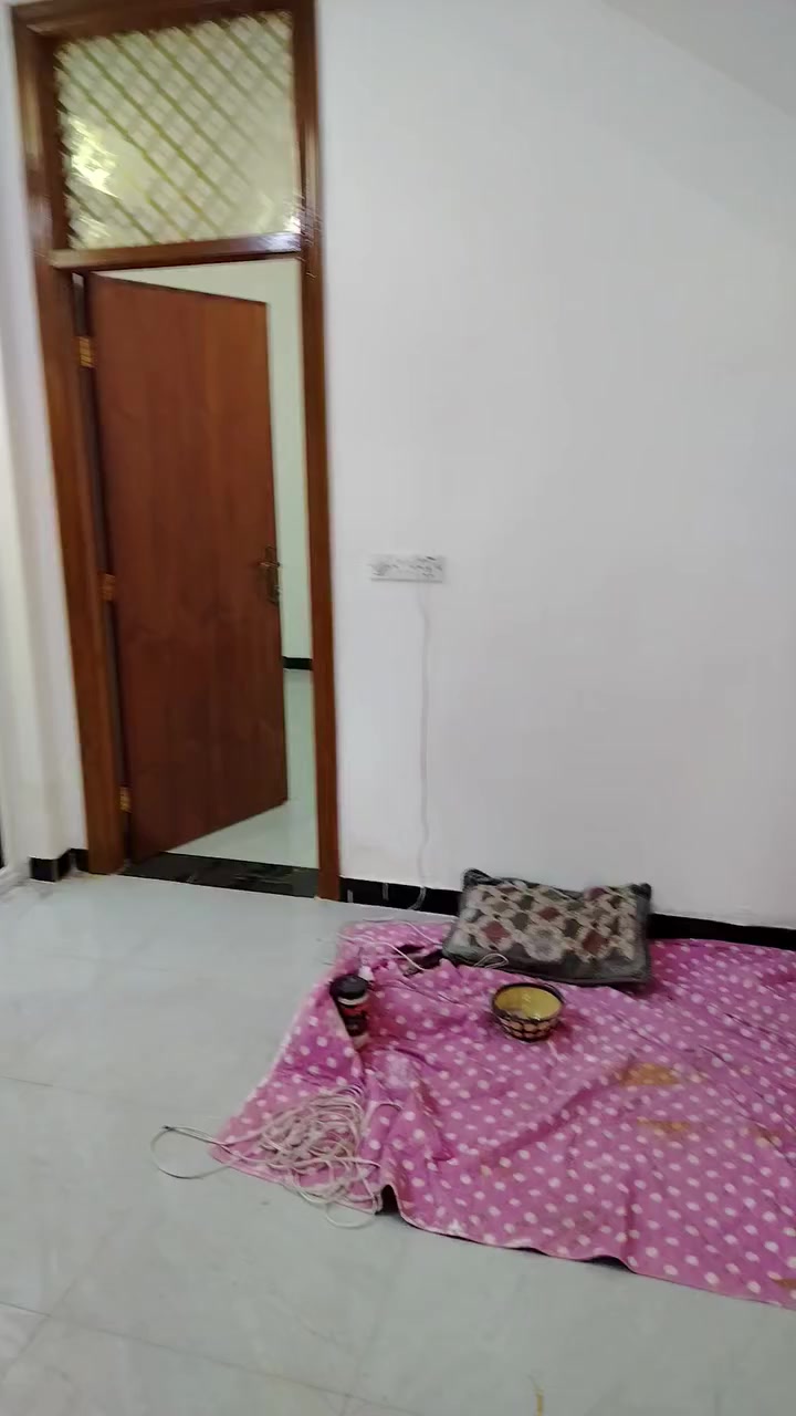 عندي بيت للايجار على سده جبور قريب على جسر الحديد مساحه 100 متر ***********
