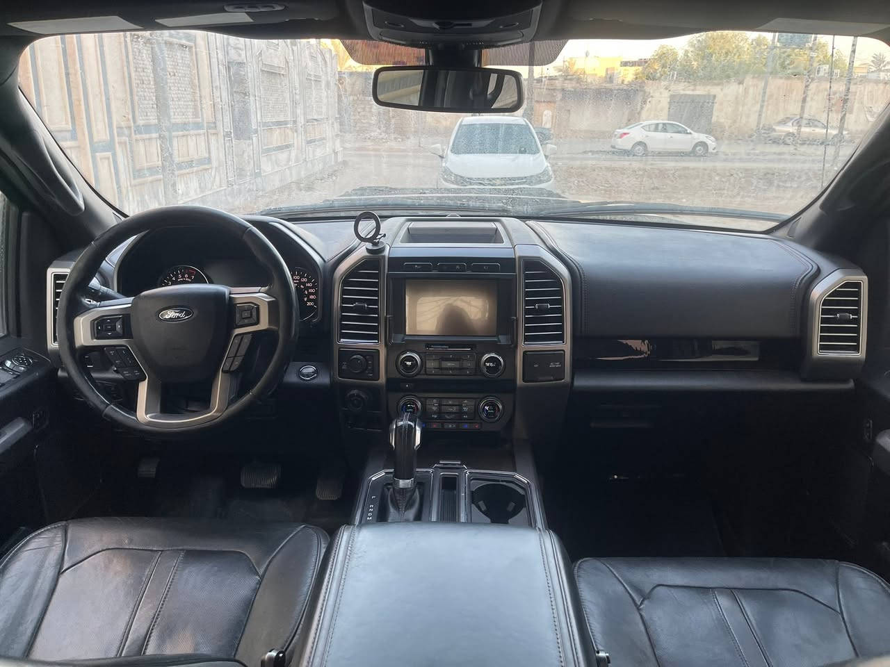 فورد f150 موديل 2017 خليجي فول مواصفات بلاتينيوم 
ماشيه 174 الف كيلو معدل عليها السيارة مرفعه وسبيسرات
بأسمي رقم بصرة رقم مرتب تحويل يمته ما يعجبك
ومكتوبه التفاصيل بداخل صورة
مكاني بصرة للأستفسار ***********
