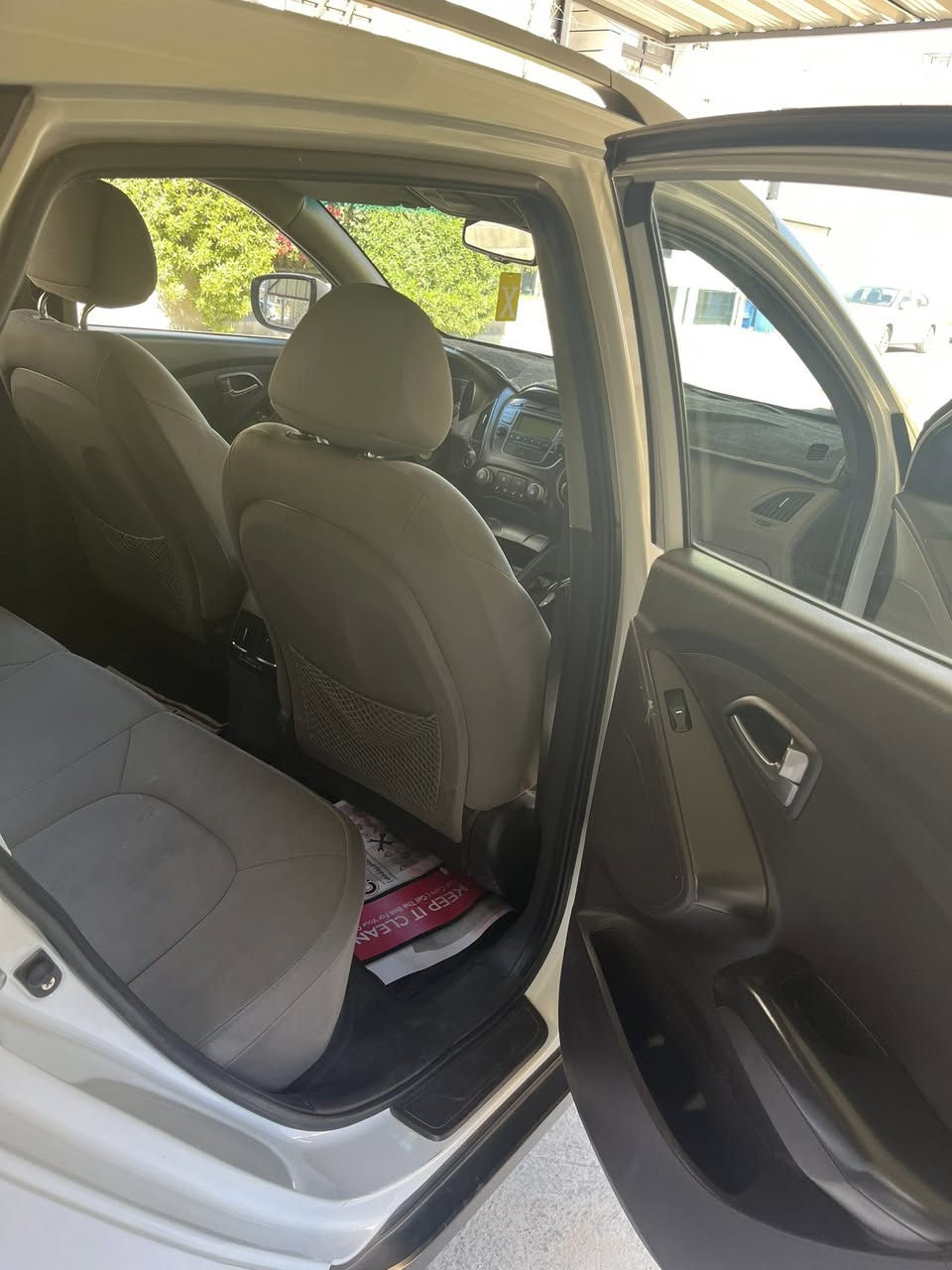 للبيع توسان ٢٠١٥ خليجي
ابيض 

تحكم ستيرن 

سويج 

 تبريد قطعتين

محرك دوش ٢٠٠٠

بيها صبغ جزء  كل من البابين الايمن ،  وبارد جاملغ ايمن امامي

السيارة بأسمي 

مكاني الدورة المهدية 

غير متواجد على الفيس

 السعر١٤٥ وبيها مجال 

 الاستفسار  : ***********
